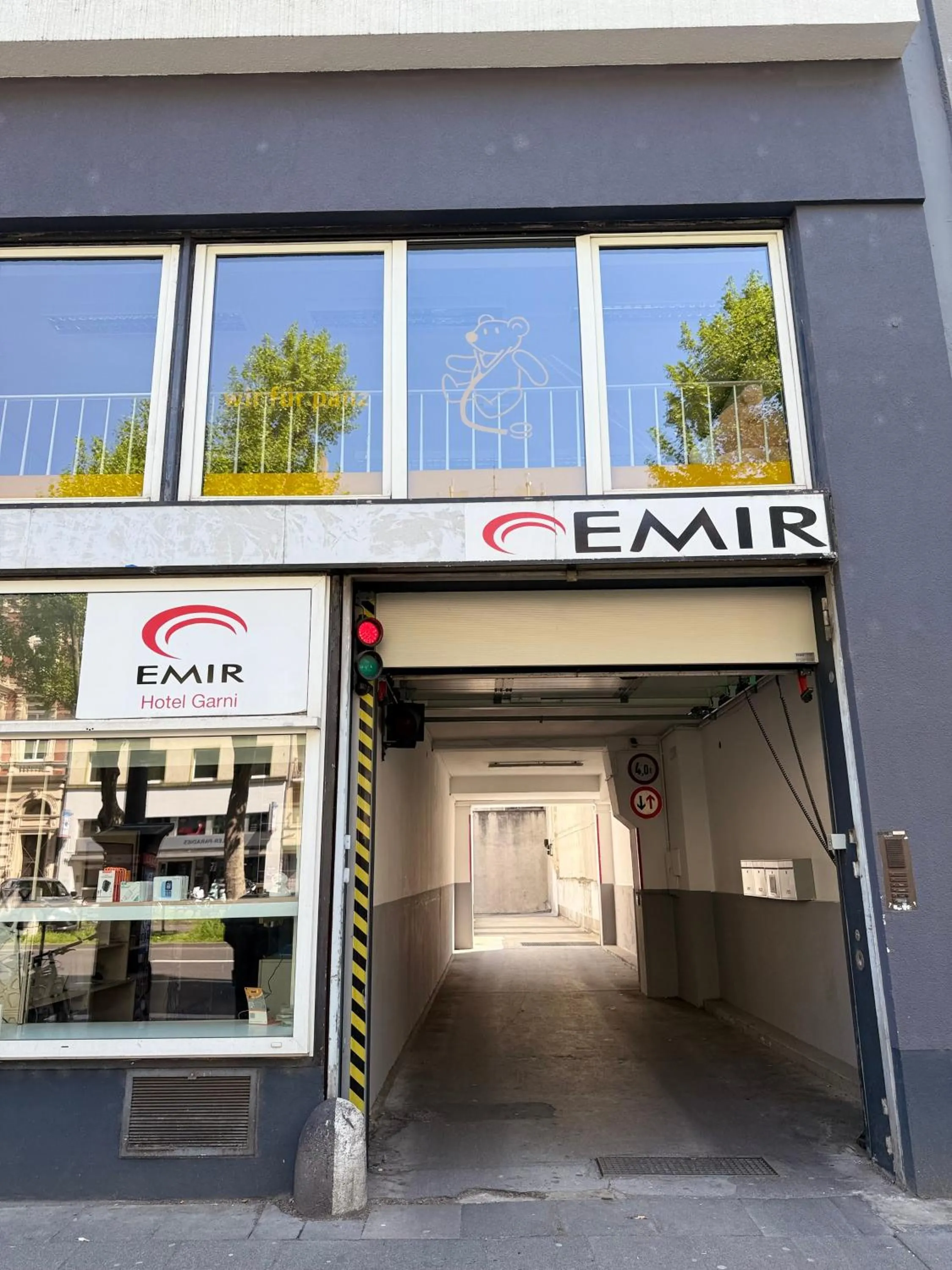 Parking in Hotel Garni Emir