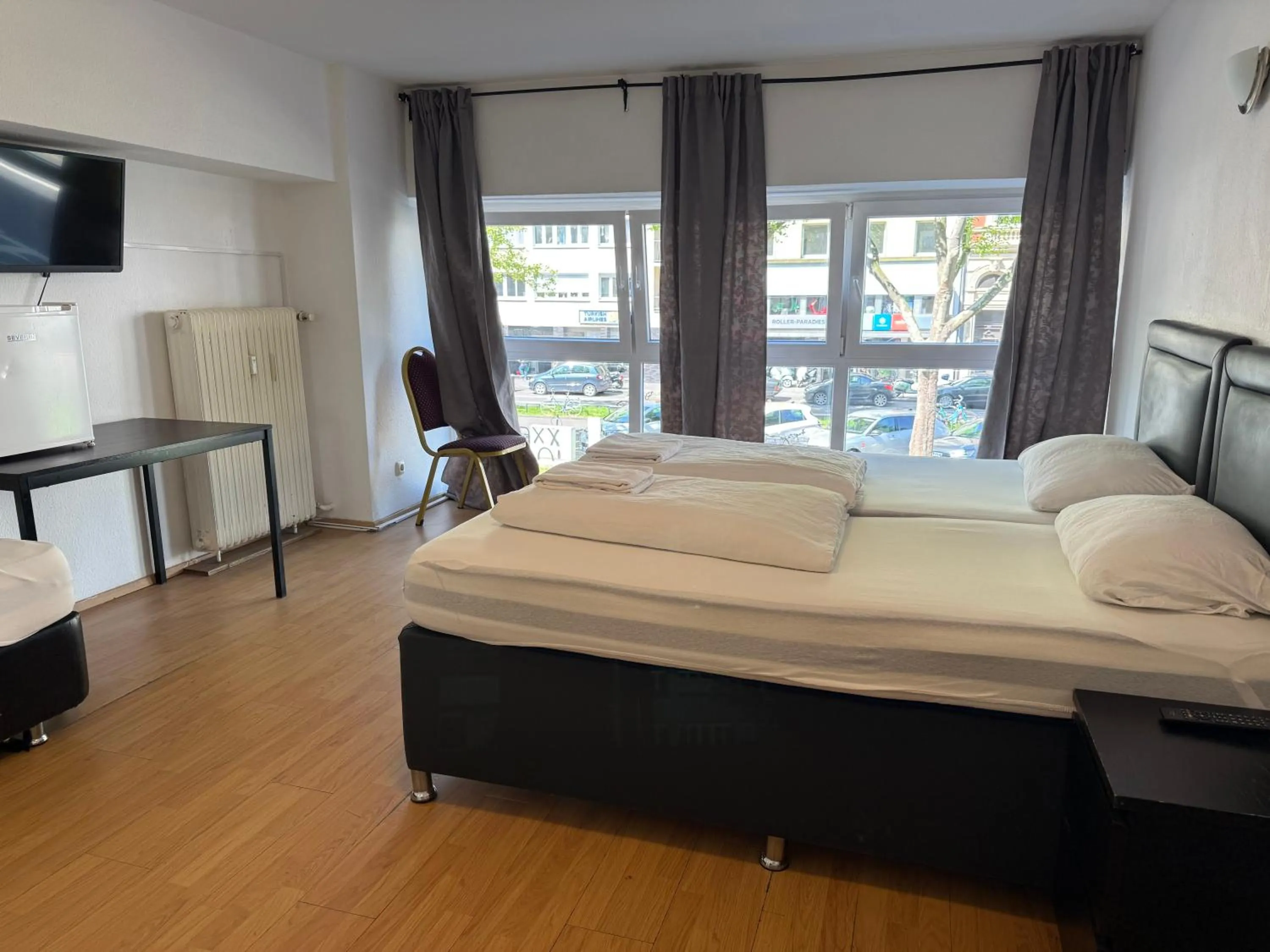 Bed in Hotel Garni Emir