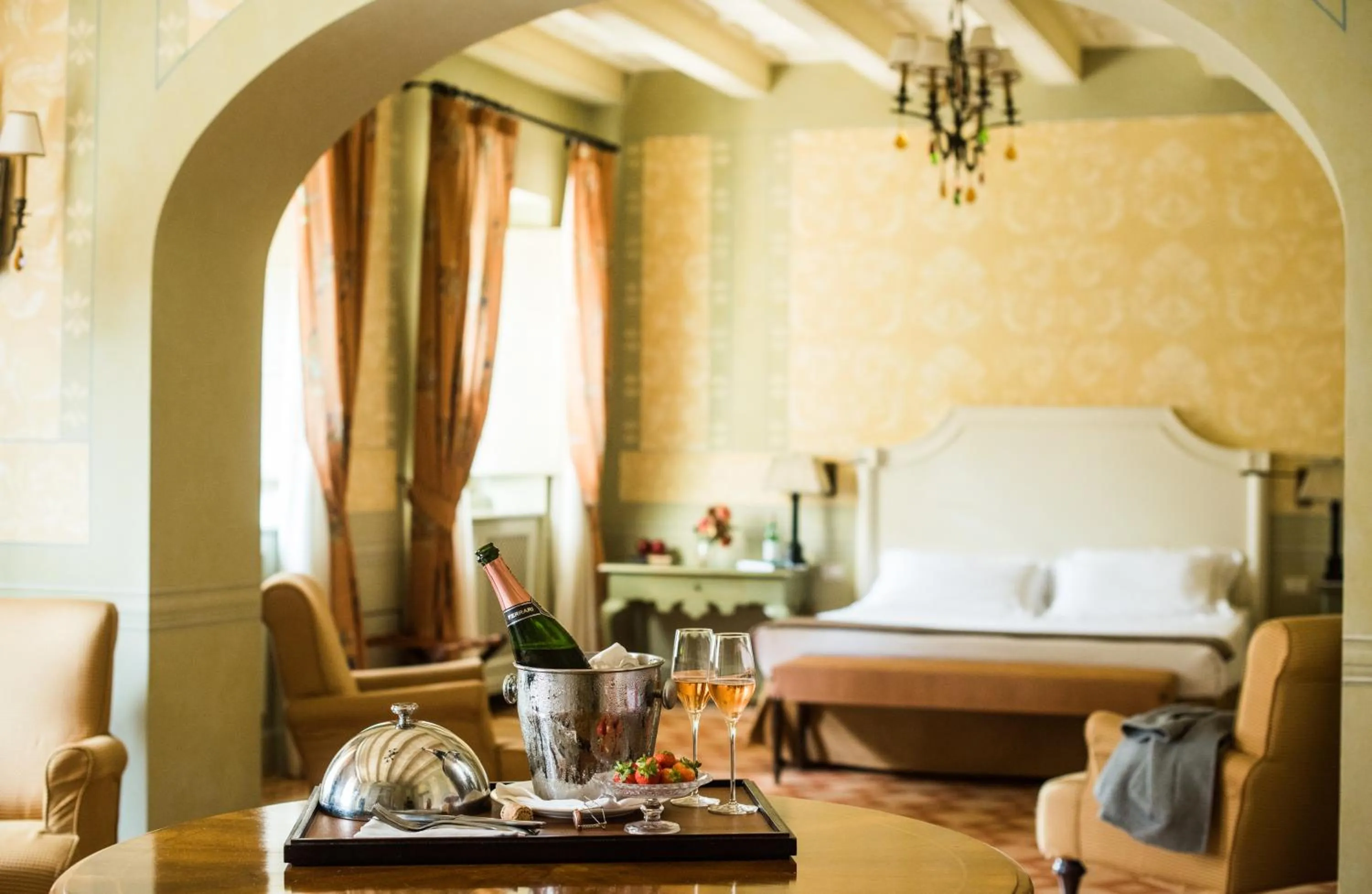 Bed in QC Grand Hotel Roma