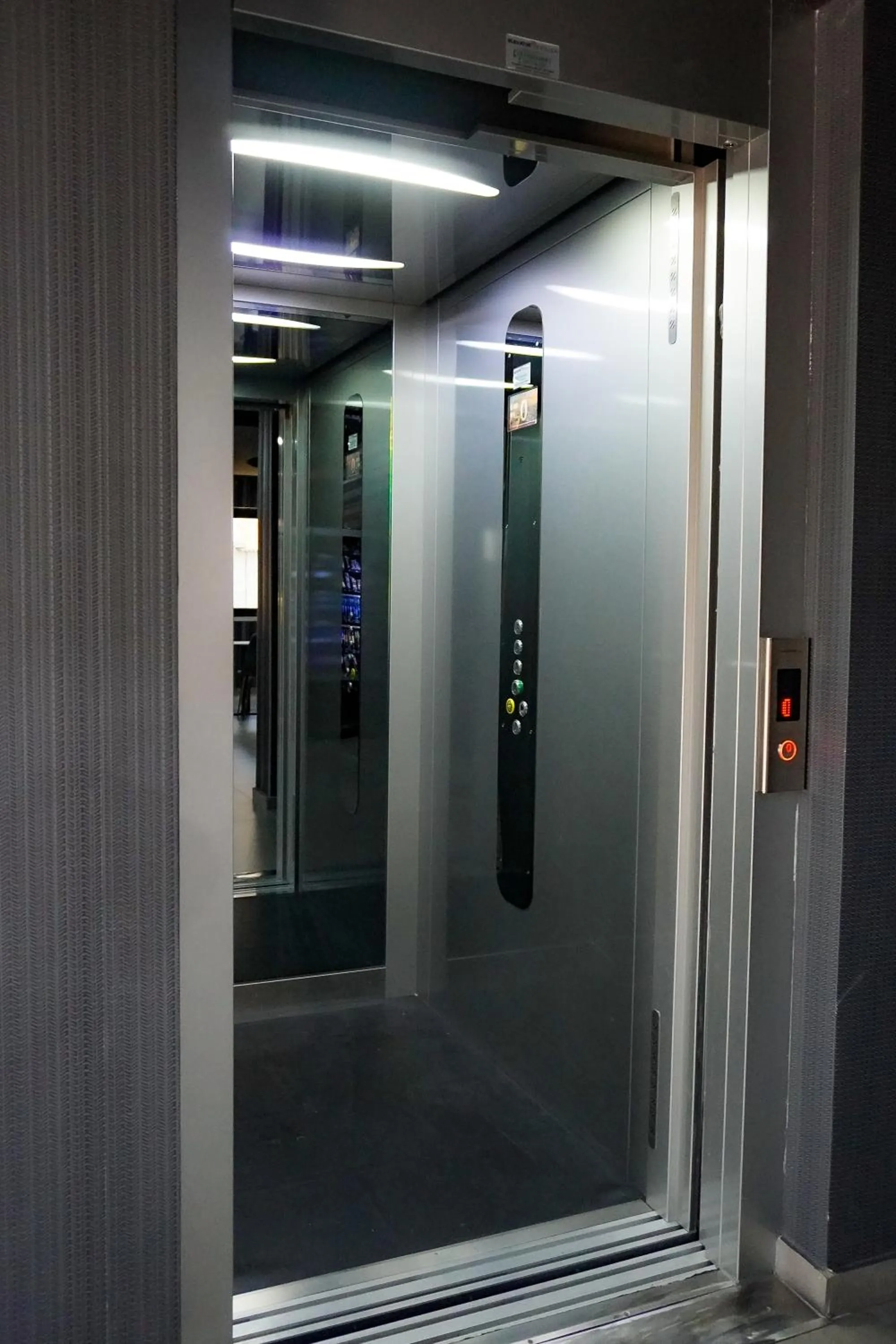 elevator in Hotel El Pamas