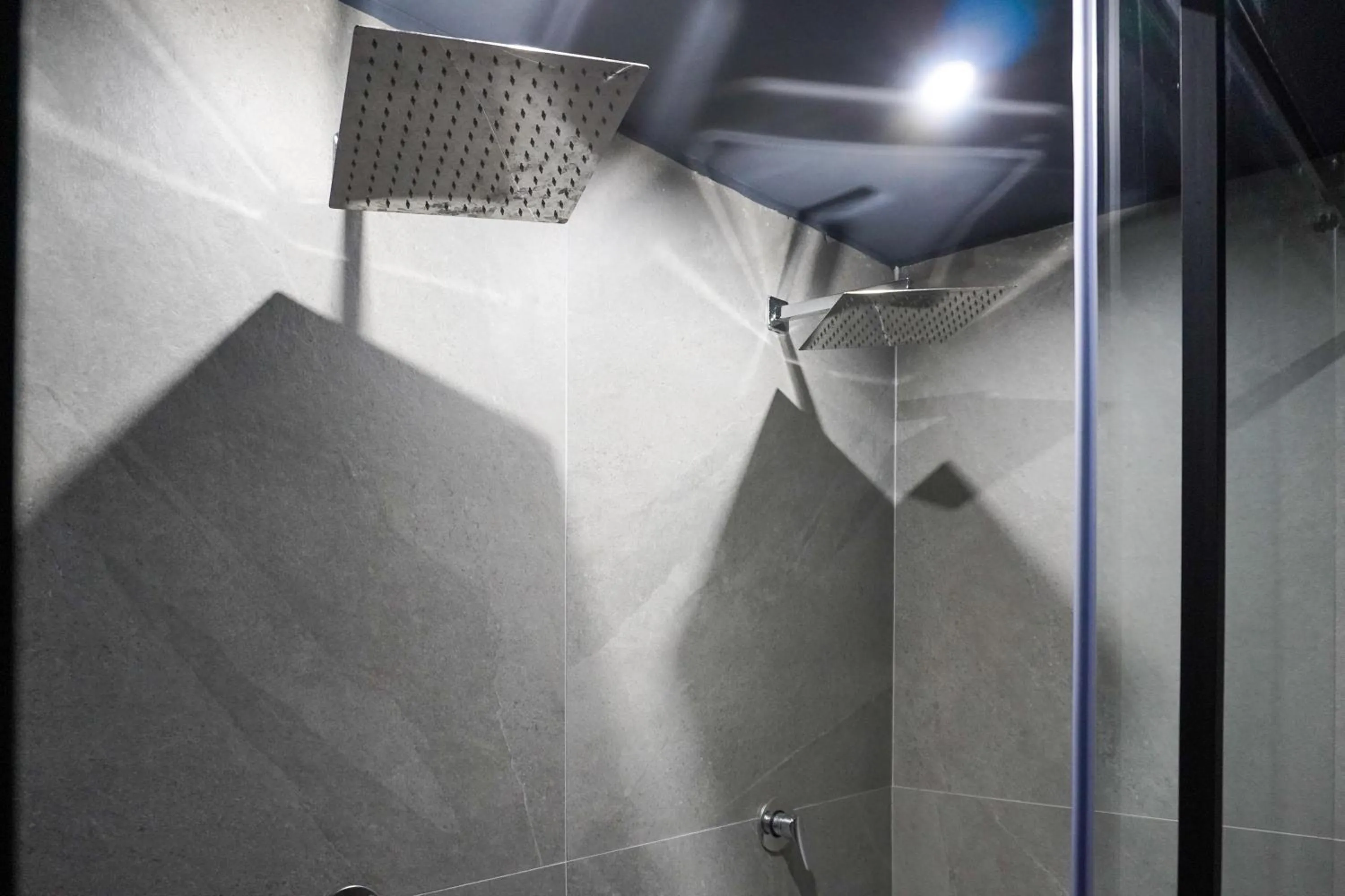 Shower in Hotel El Pamas