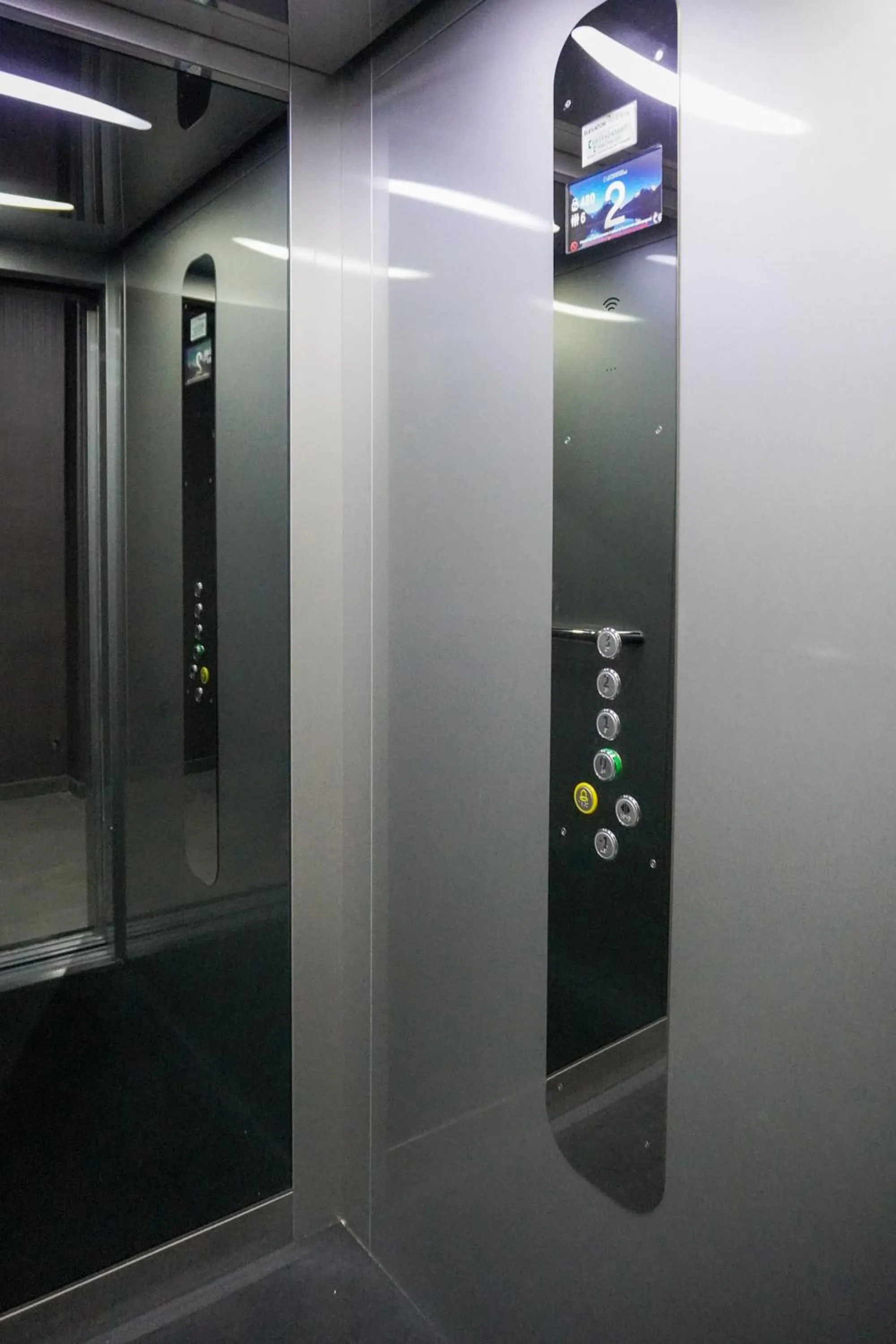 elevator in Hotel El Pamas