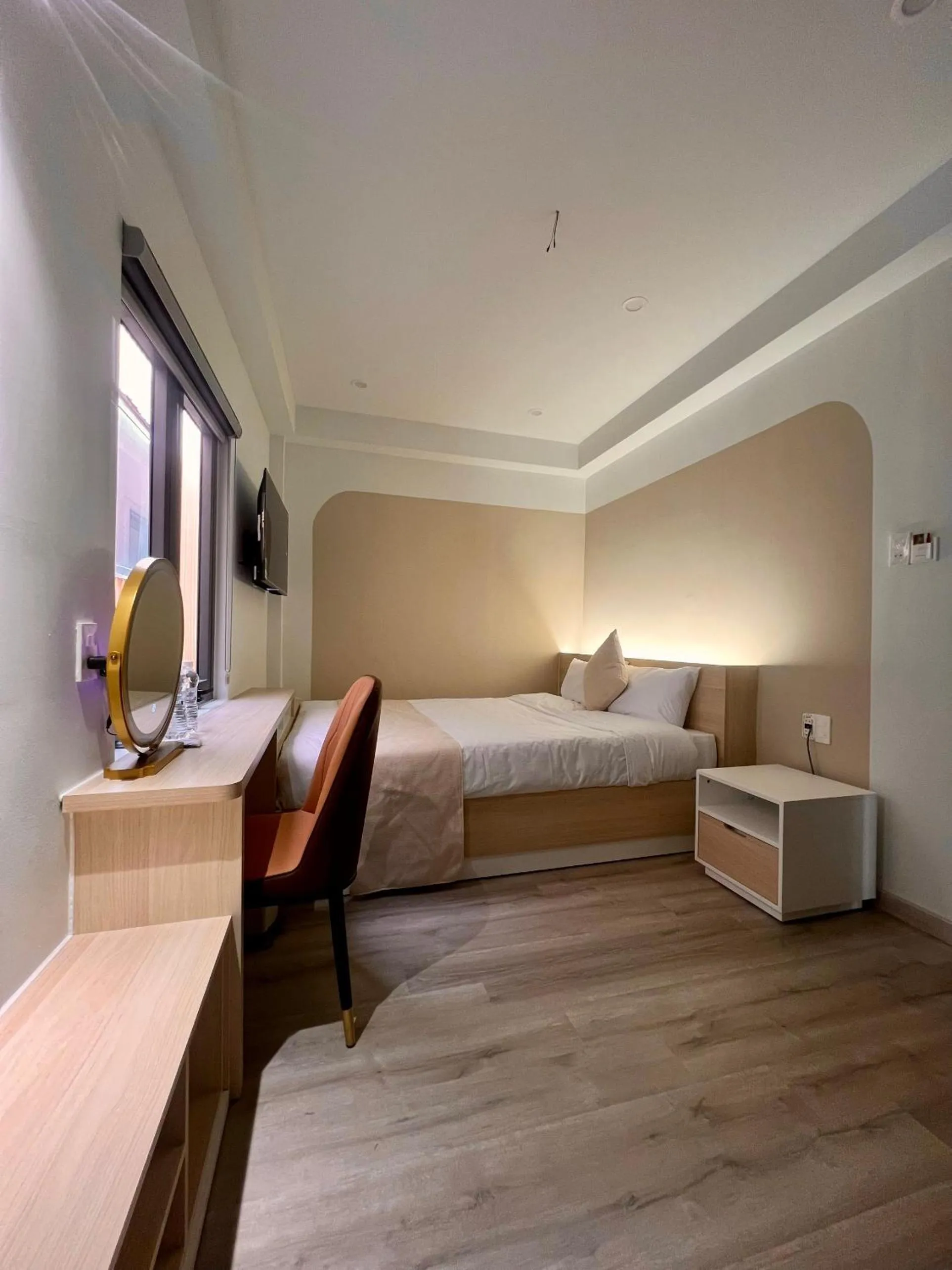 Photo of the whole room, Bed in Hoang Thang 1 Hotel Da Lat City