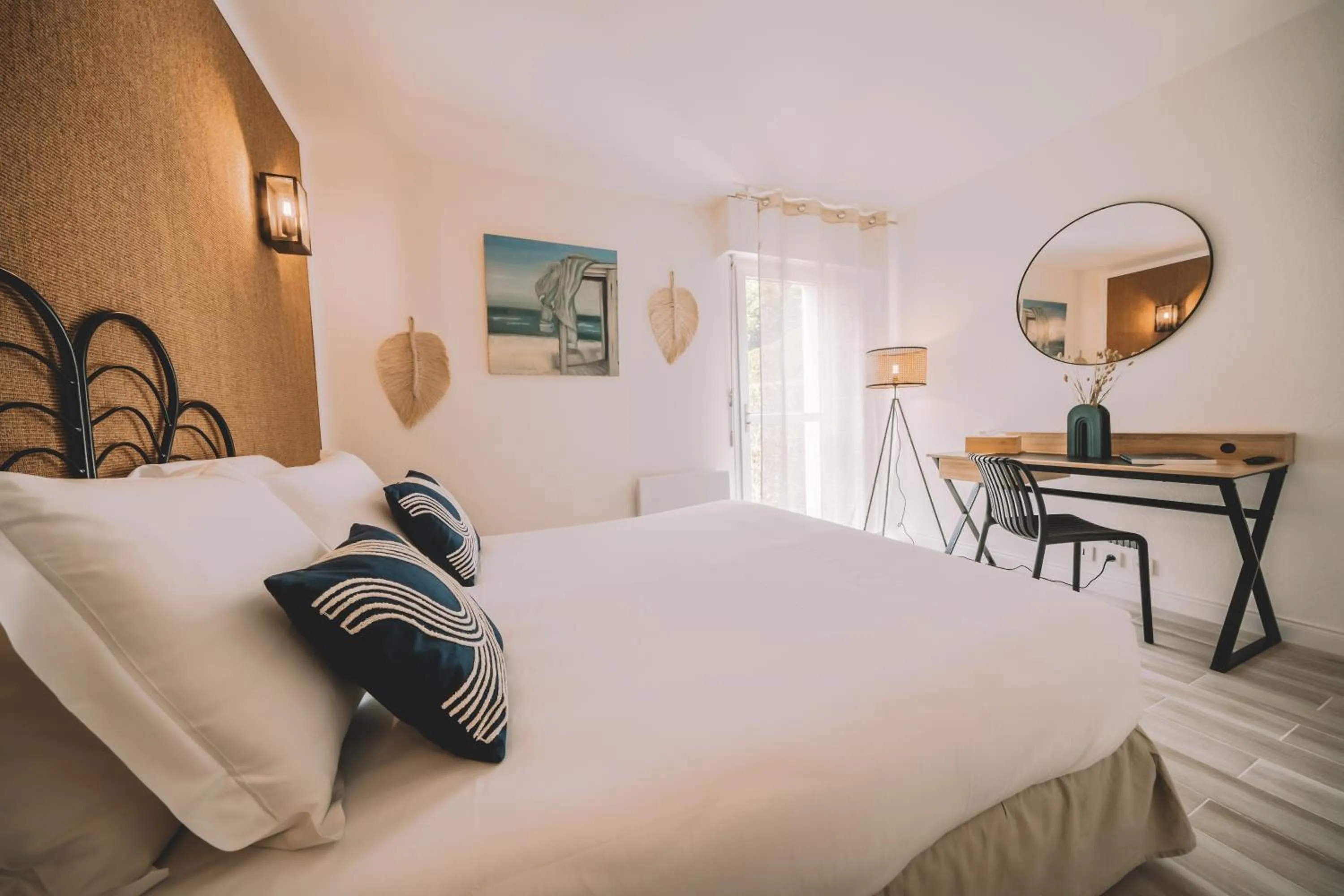 Bed in Hôtel de la Brière et Restaurant Les Krapados