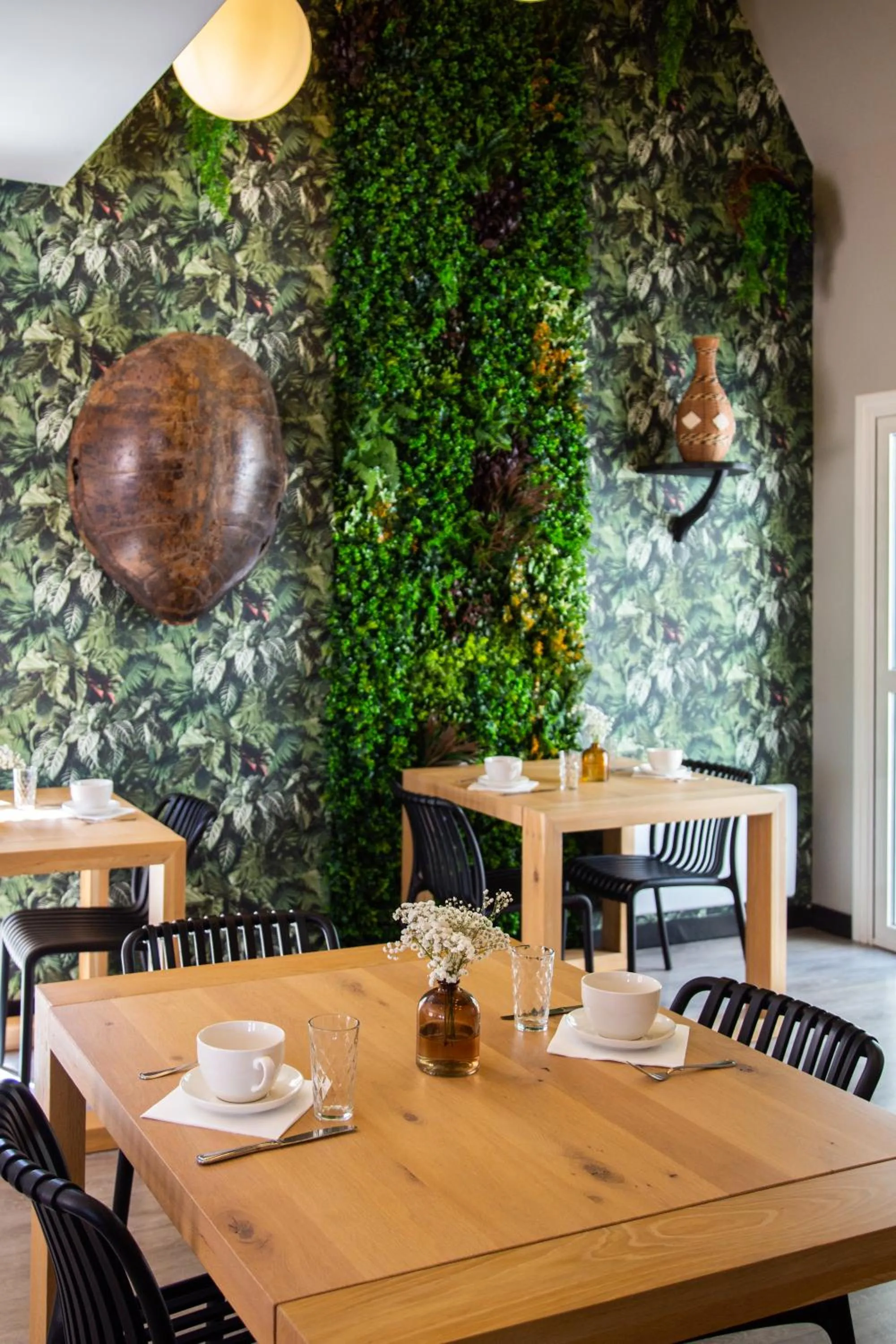Seating area in Hôtel de la Brière et Restaurant Les Krapados
