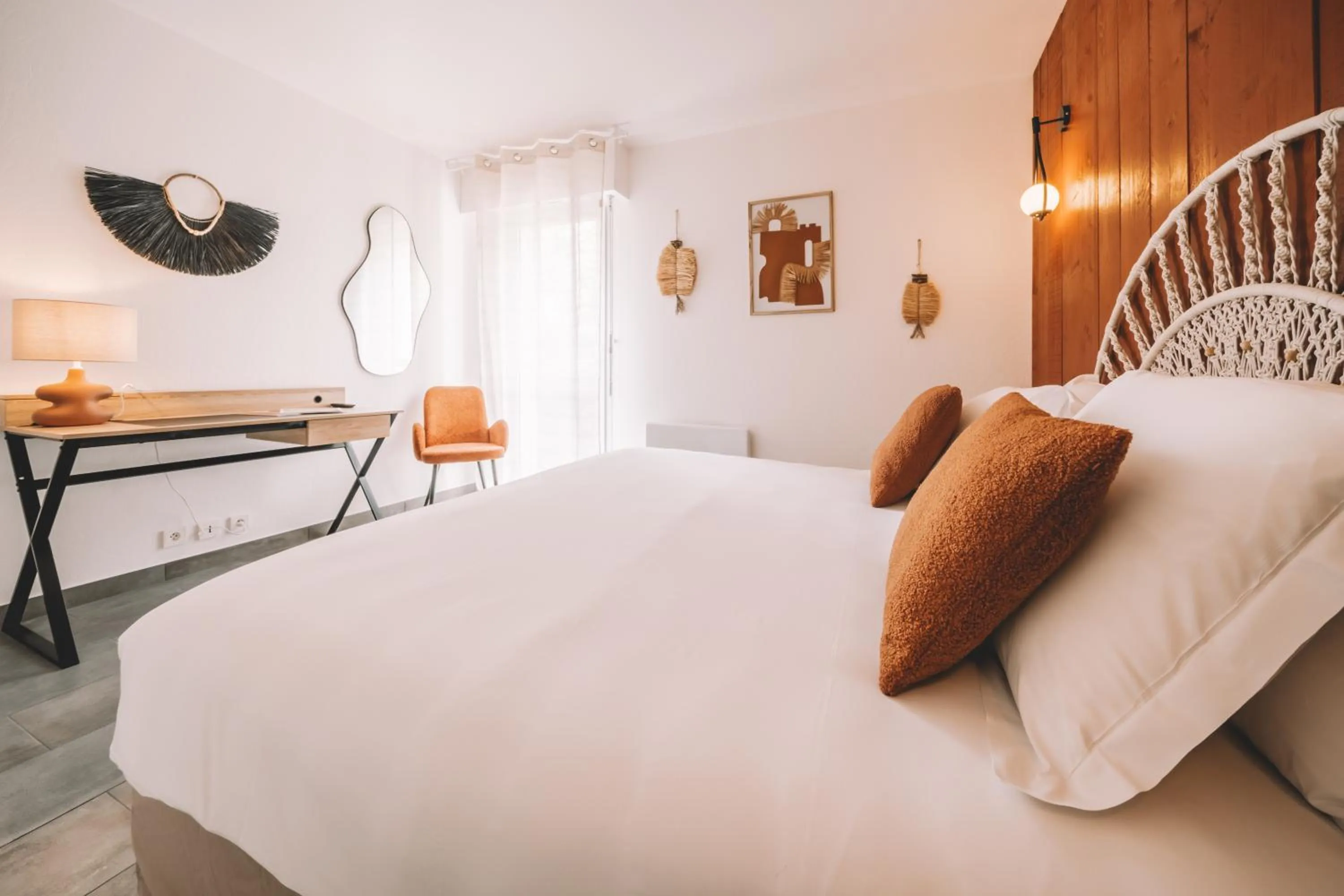 Bed in Hôtel de la Brière et Restaurant Les Krapados