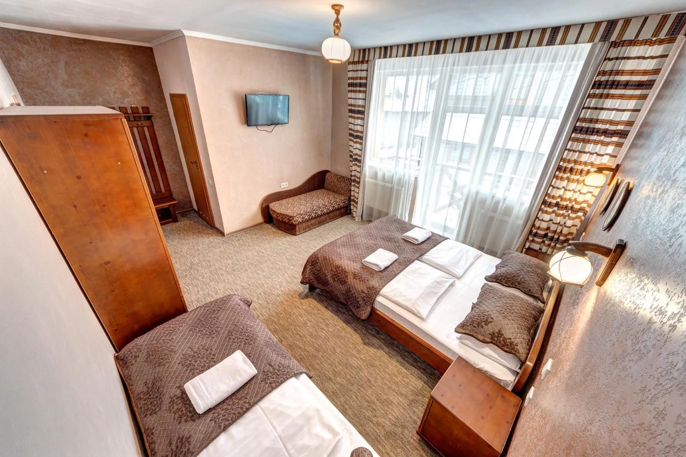 Bed in Hotel Gutsulia