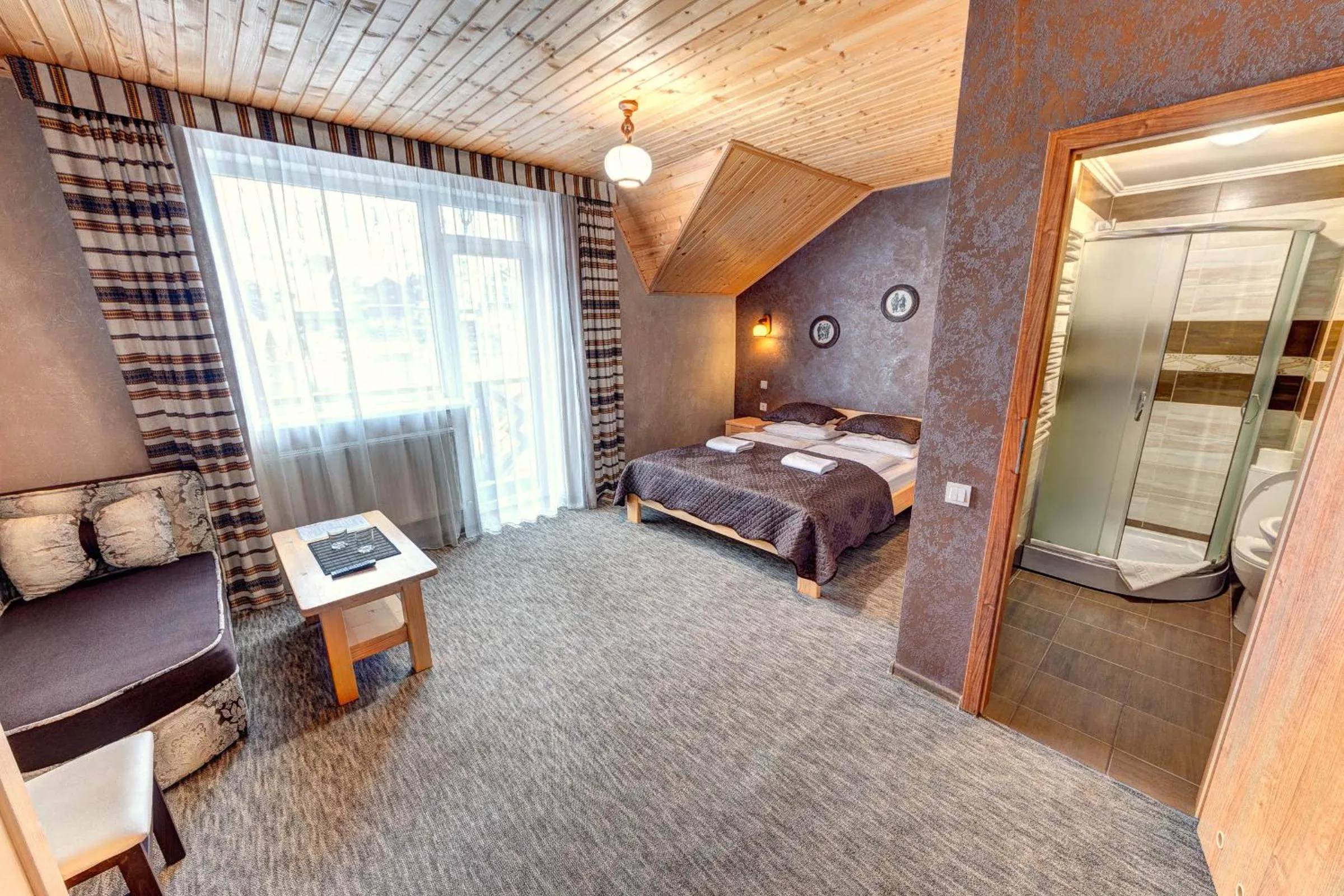 Bed in Hotel Gutsulia