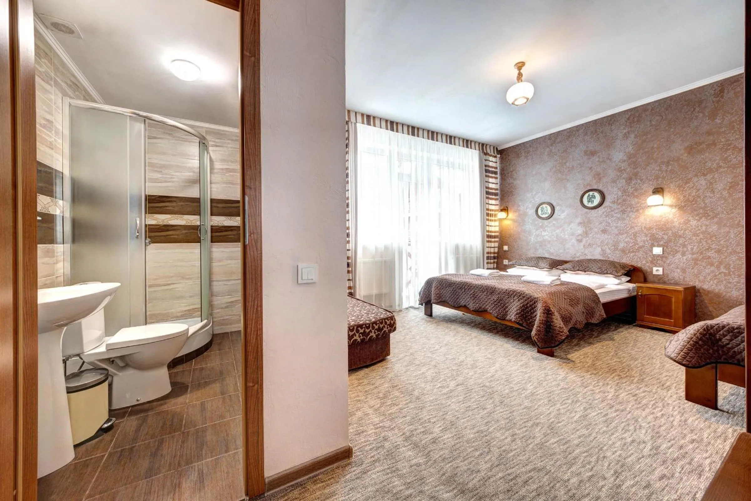 Bed in Hotel Gutsulia