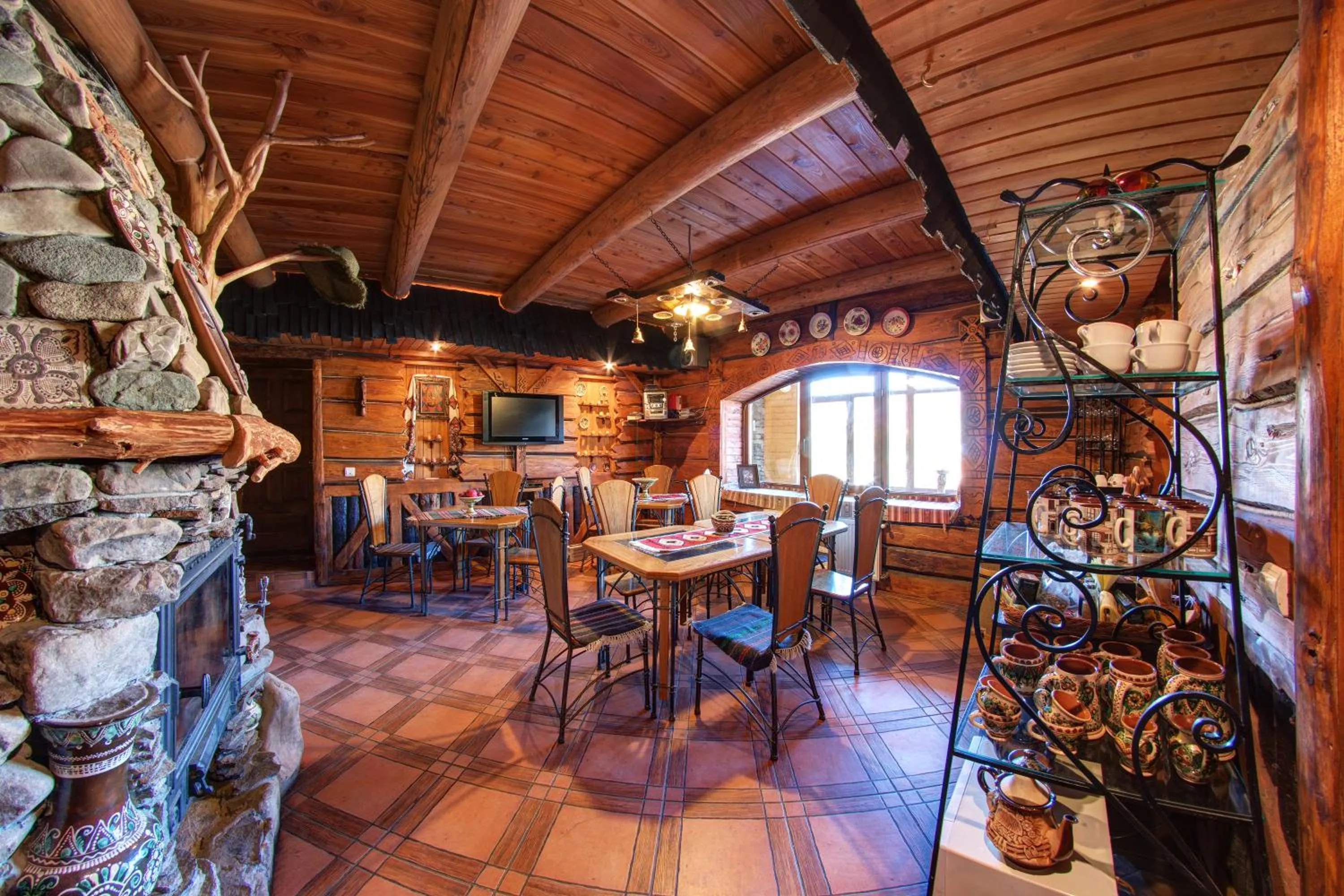 Dining area in Hotel Gutsulia