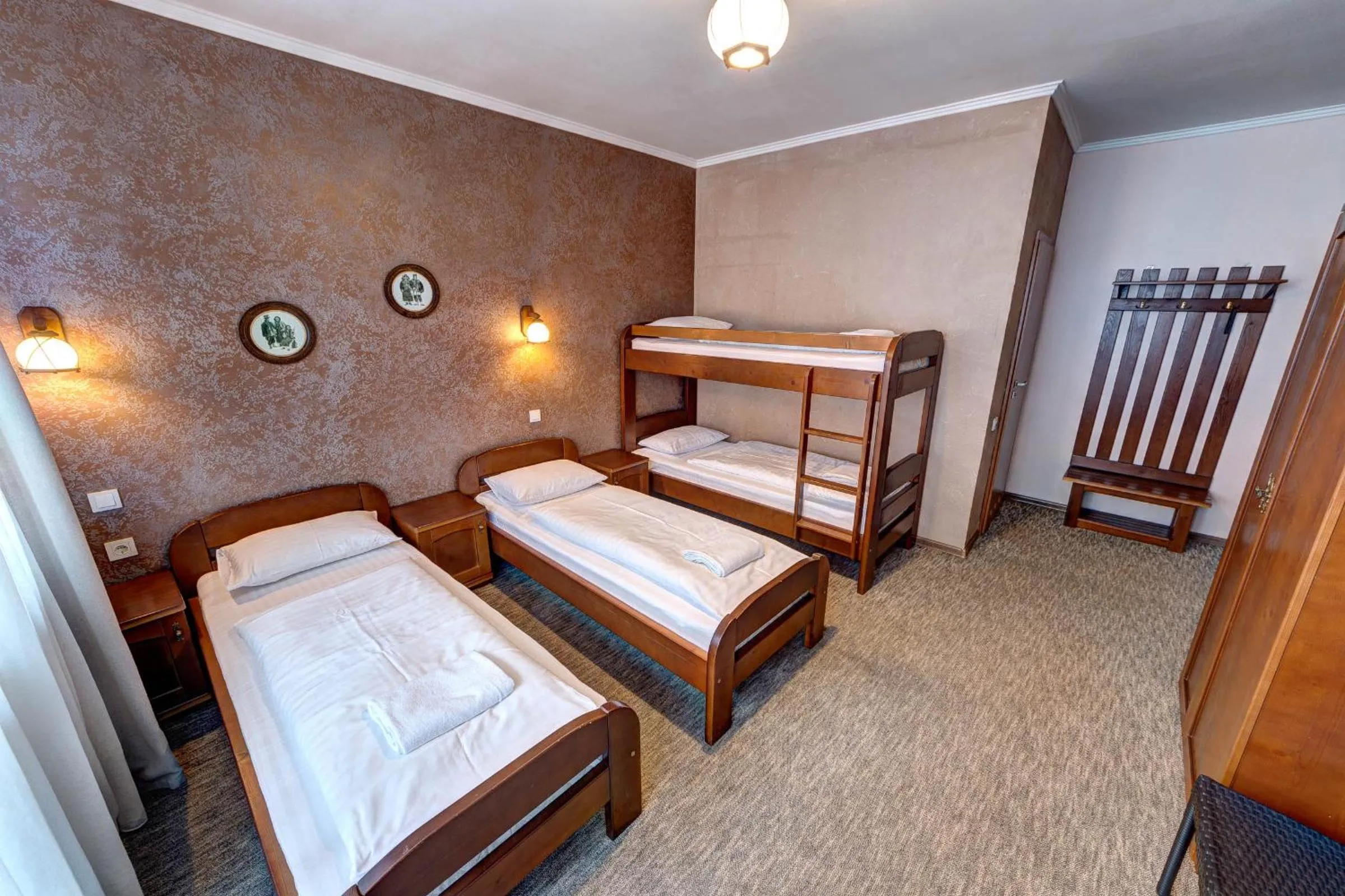 Bed in Hotel Gutsulia