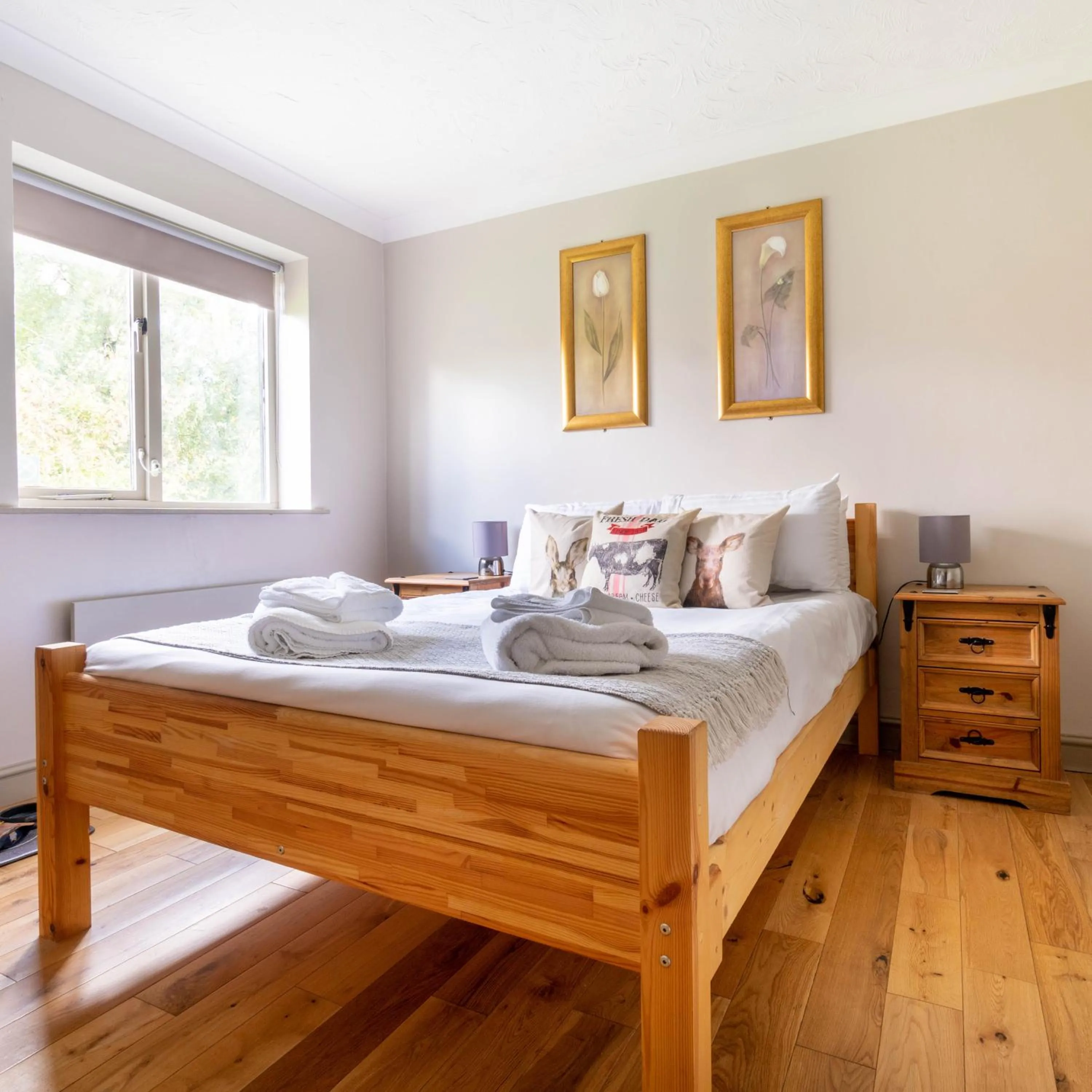 Bedroom, Bed in The Farmhouse at Fincham