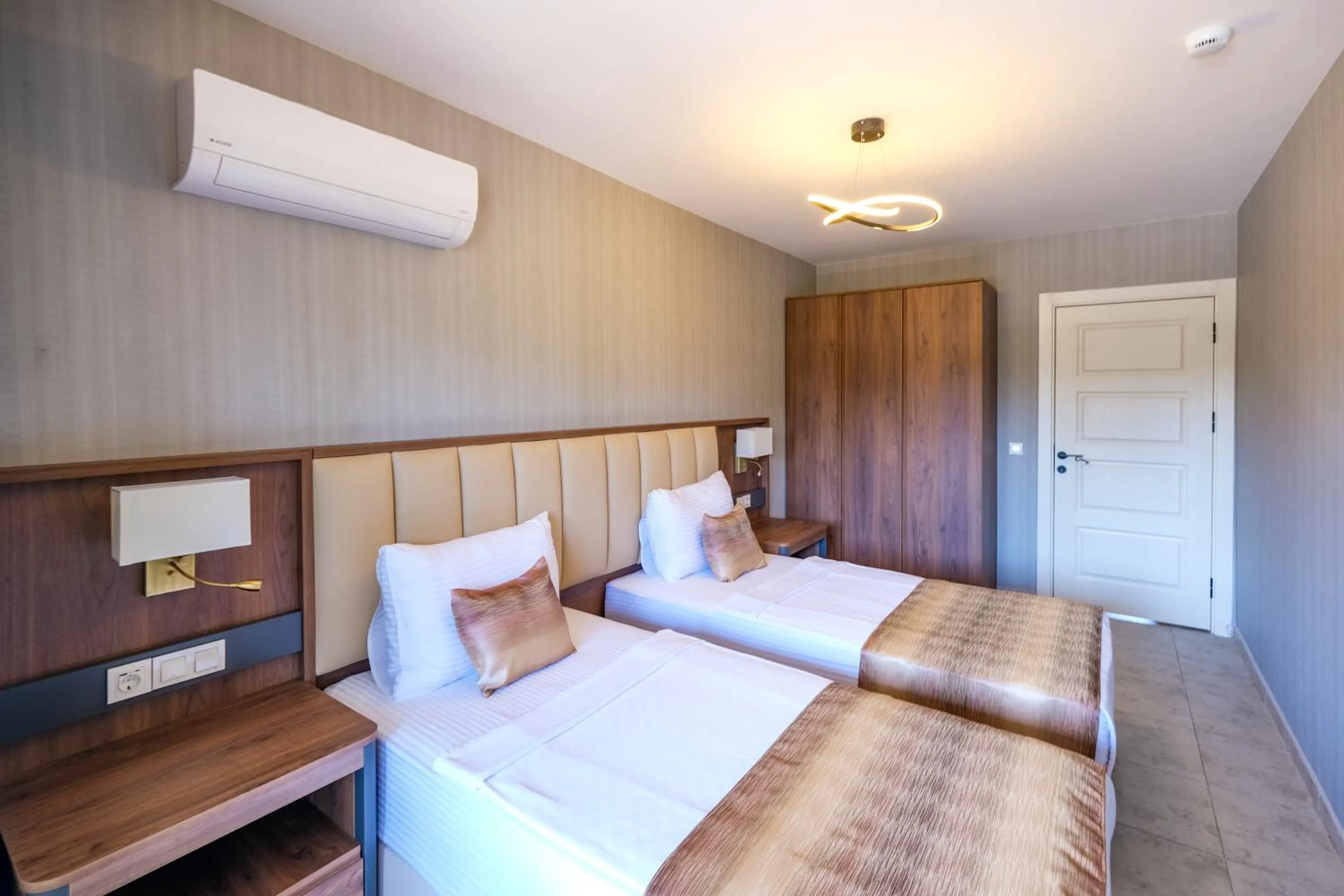 Photo of the whole room, Bed in Days Inn by Wyndham Alanya