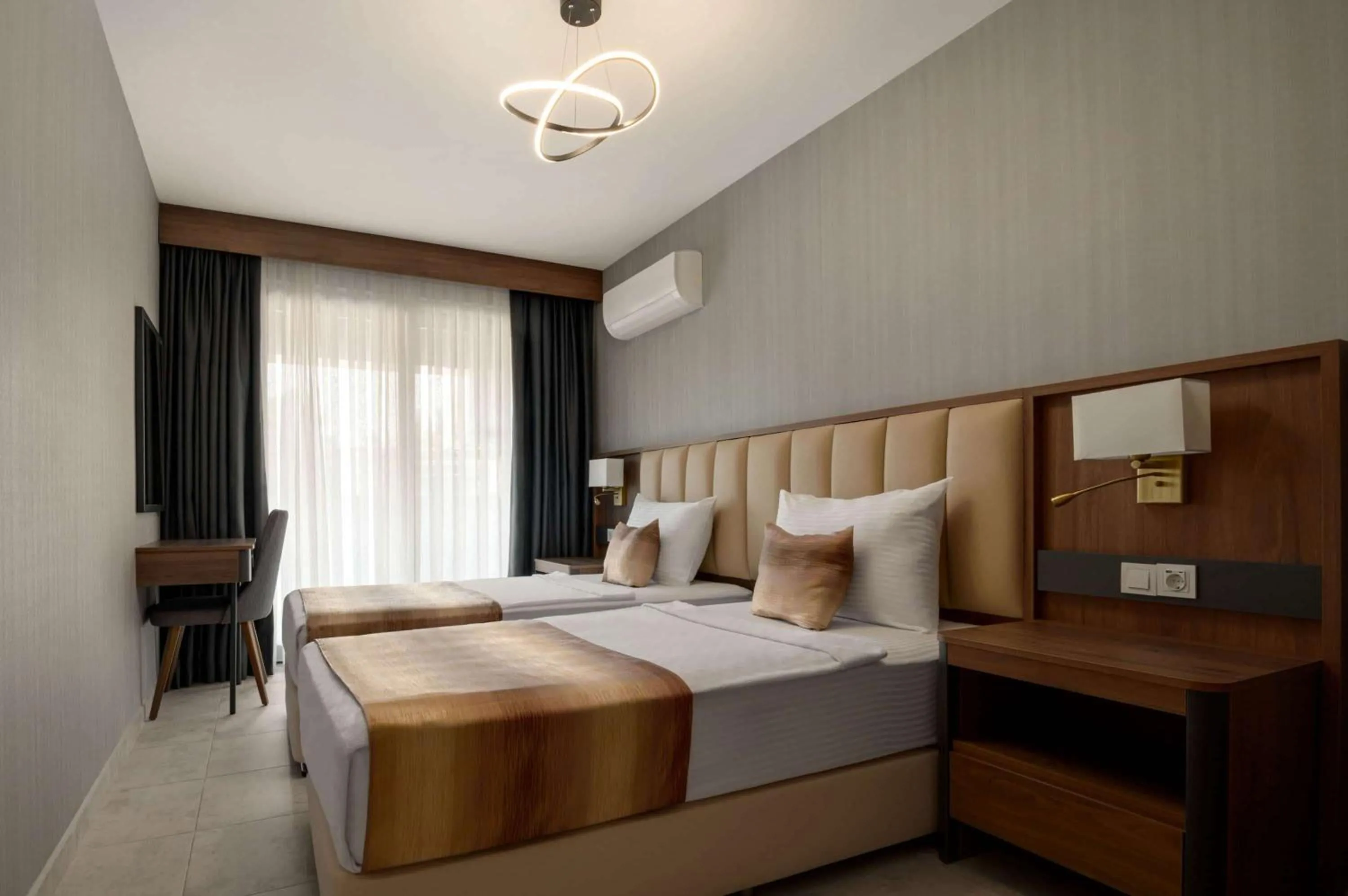 Photo of the whole room, Bed in Days Inn by Wyndham Alanya