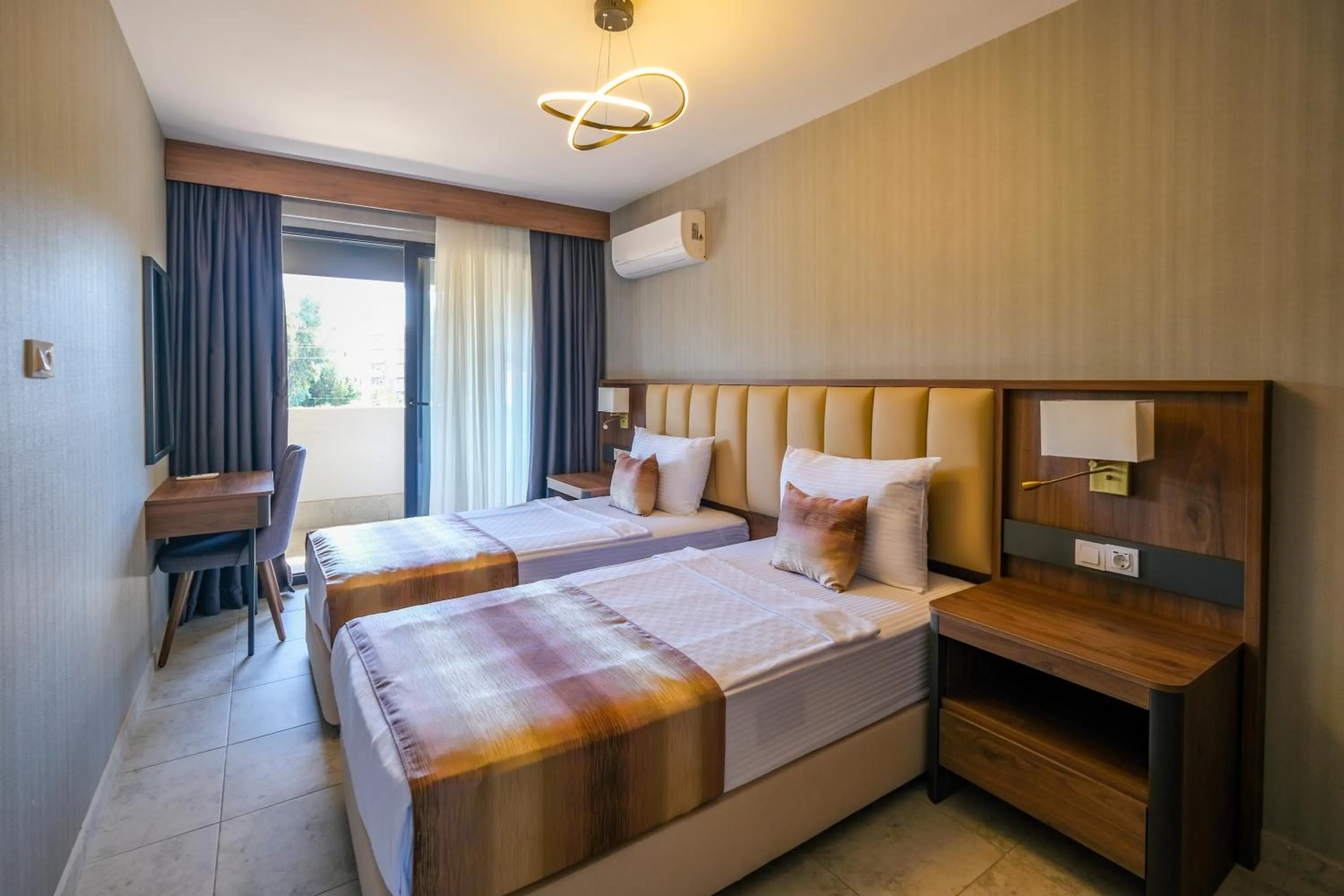 Photo of the whole room, Bed in Days Inn by Wyndham Alanya