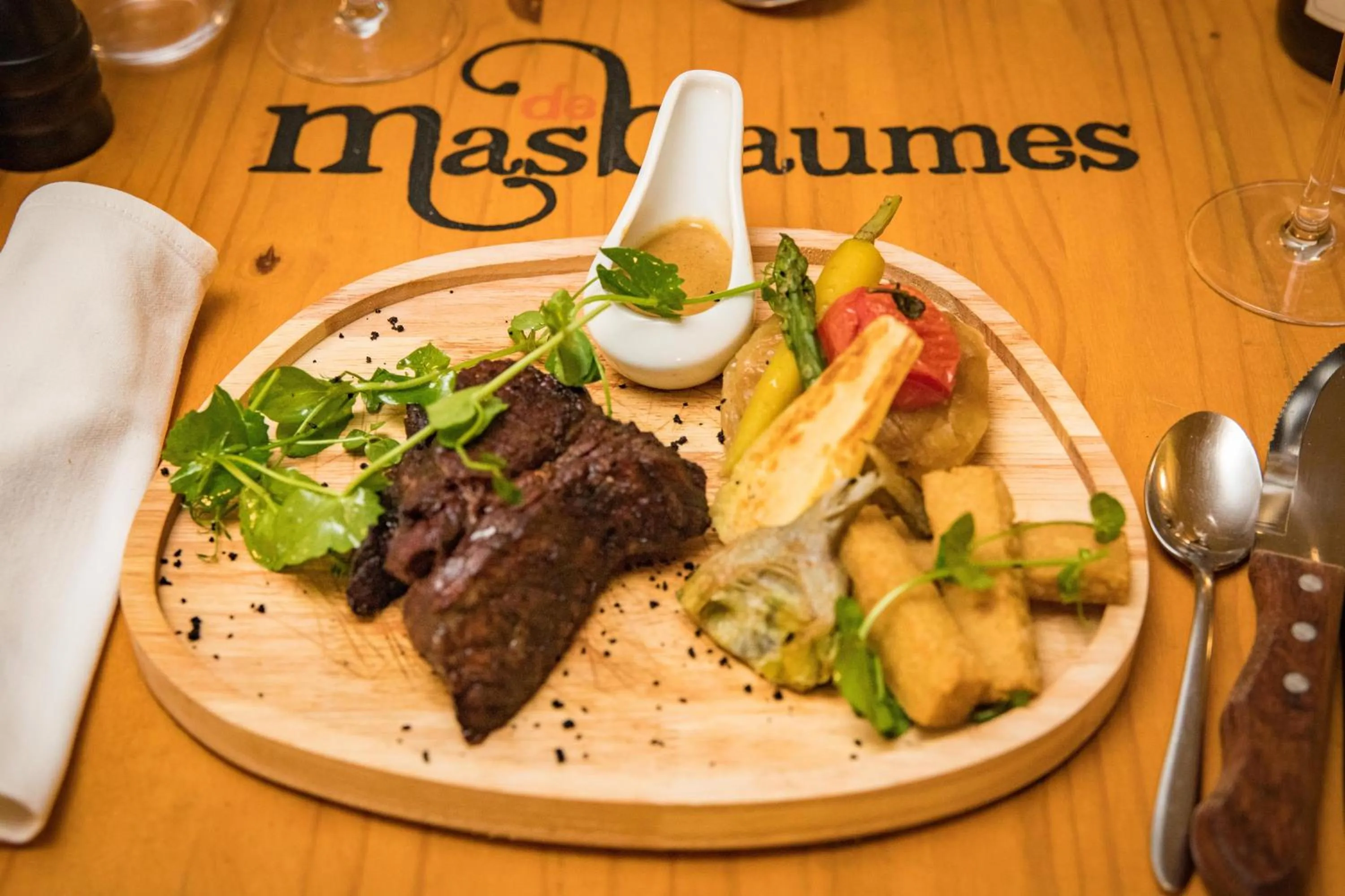 Restaurant/places to eat in Mas De Baumes