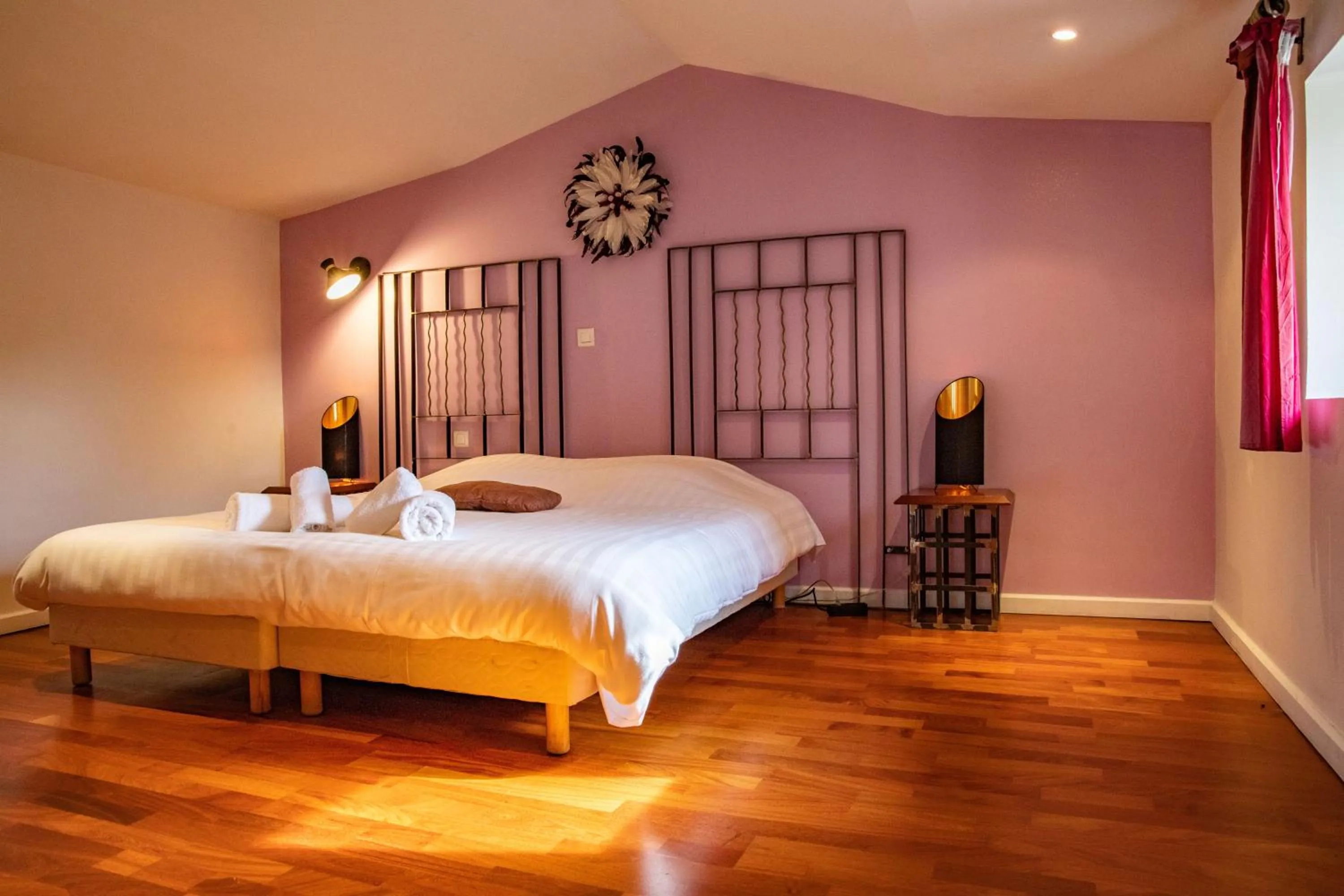 Photo of the whole room, Bed in Mas De Baumes