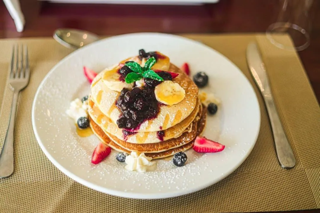 Breakfast in Pemabwe Guest Lodge
