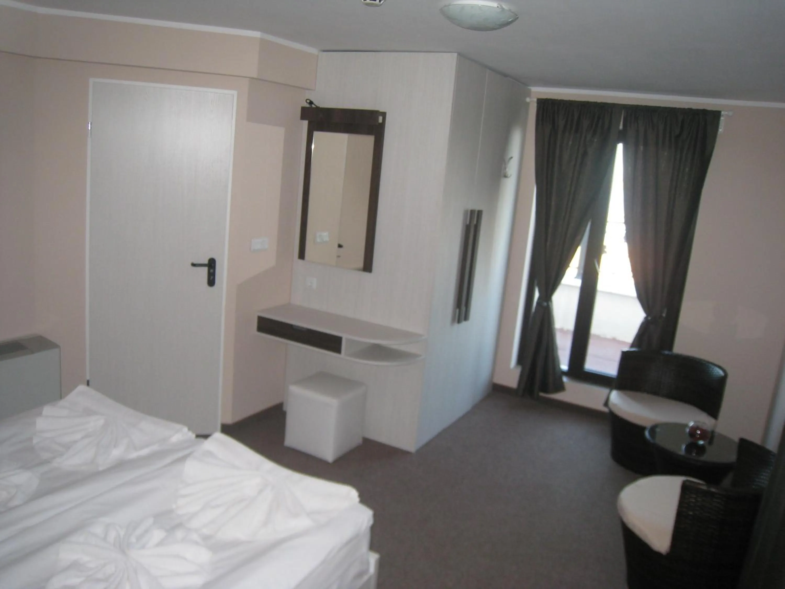 Bedroom, Bed in Milano Hotel