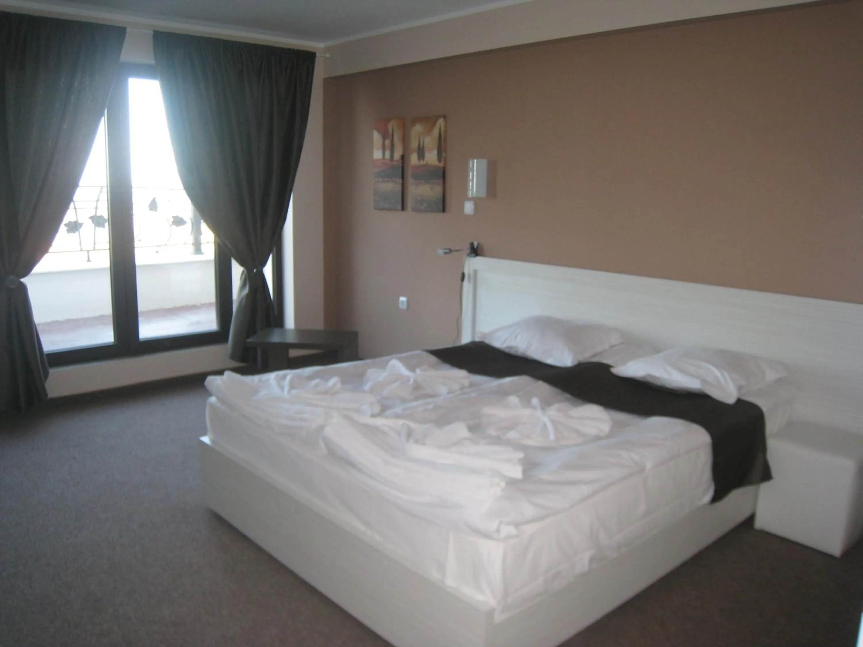 Photo of the whole room, Bed in Milano Hotel