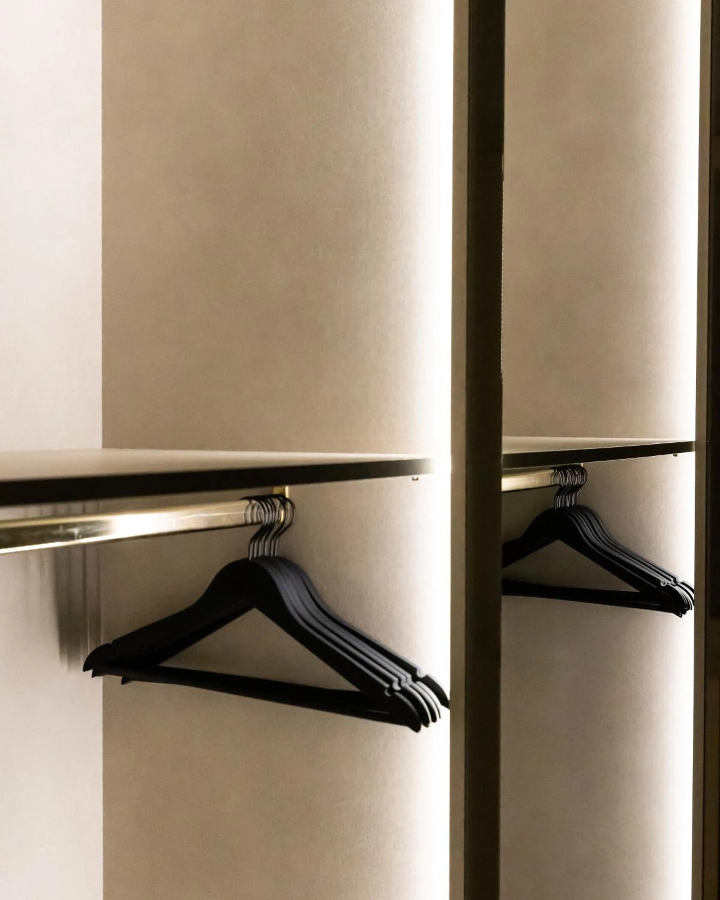 wardrobe in LE RÊVE DE NAIM Firenze