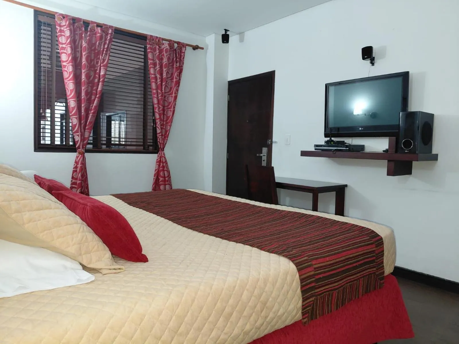 Bedroom, Bed in HBCF Hotel Boutique Casa Farallones de Santiago de Cali