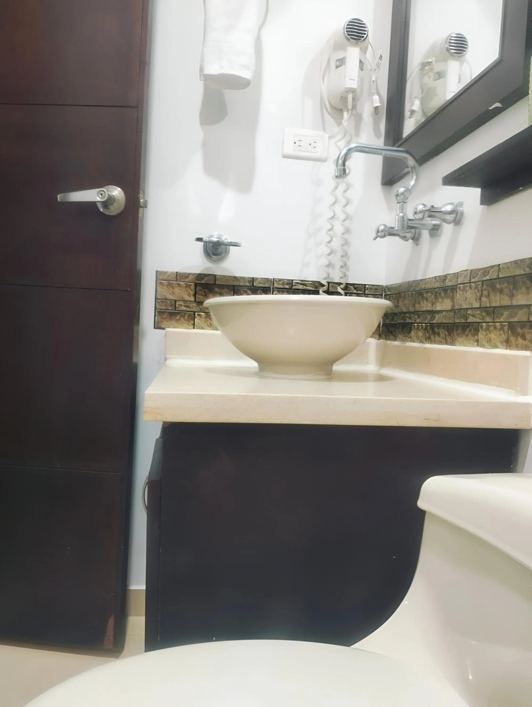 Toilet in HBCF Hotel Boutique Casa Farallones de Santiago de Cali