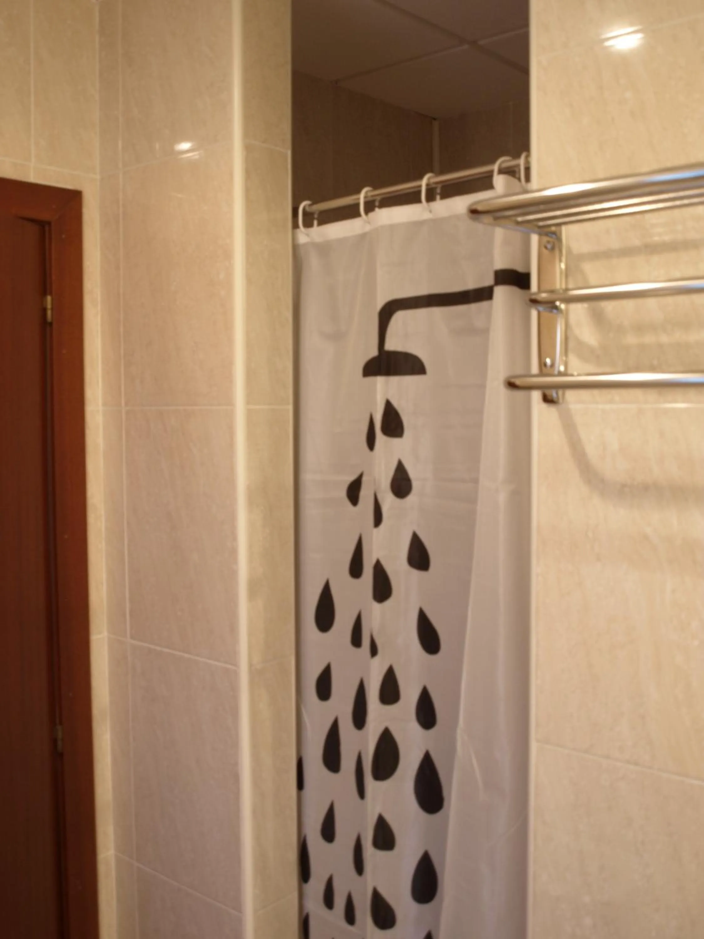 Shower in Pension Viella Asturias