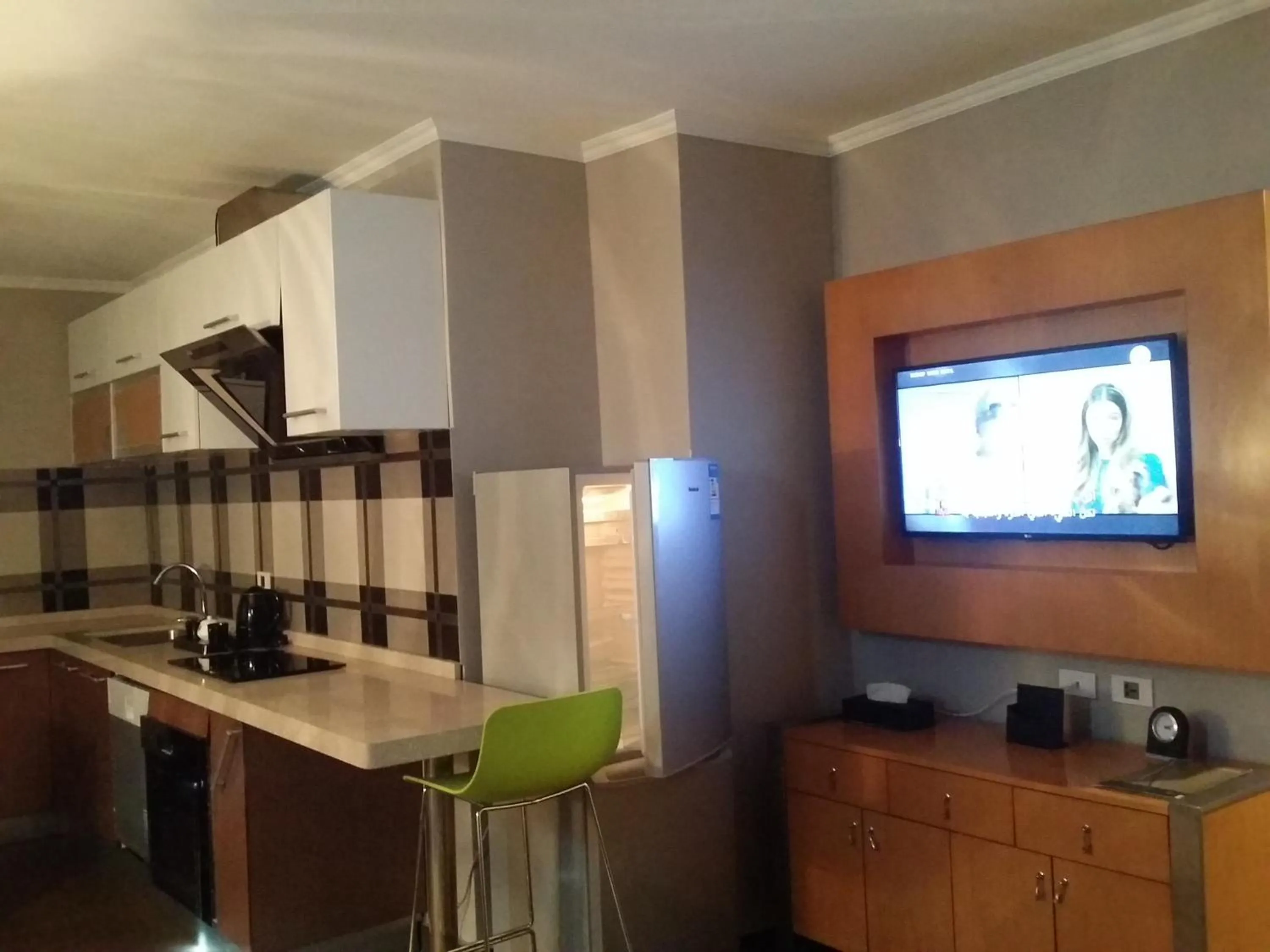 Kitchen or kitchenette in Ambassador Hotel