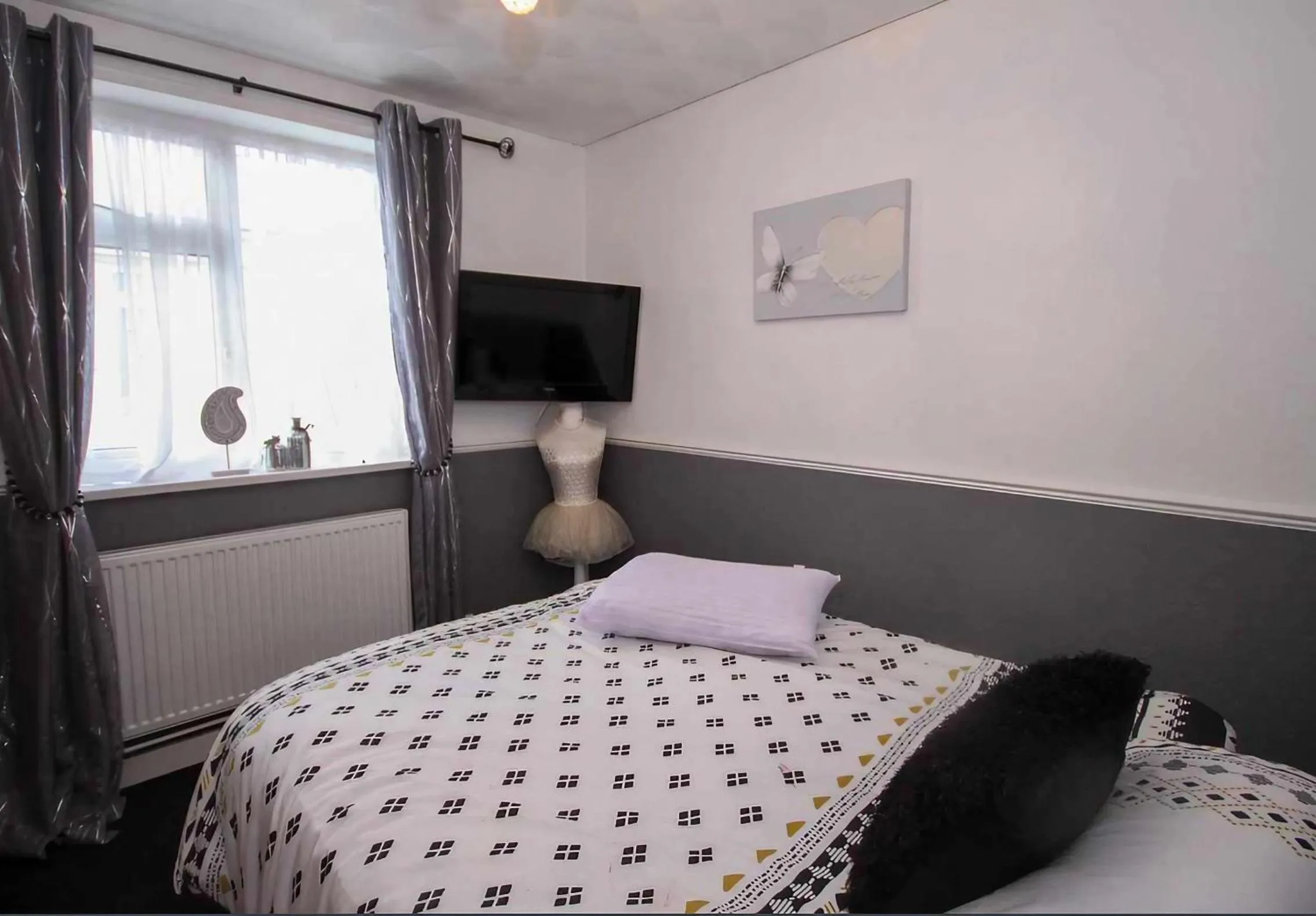 Bedroom, Bed in Cambria Hotel