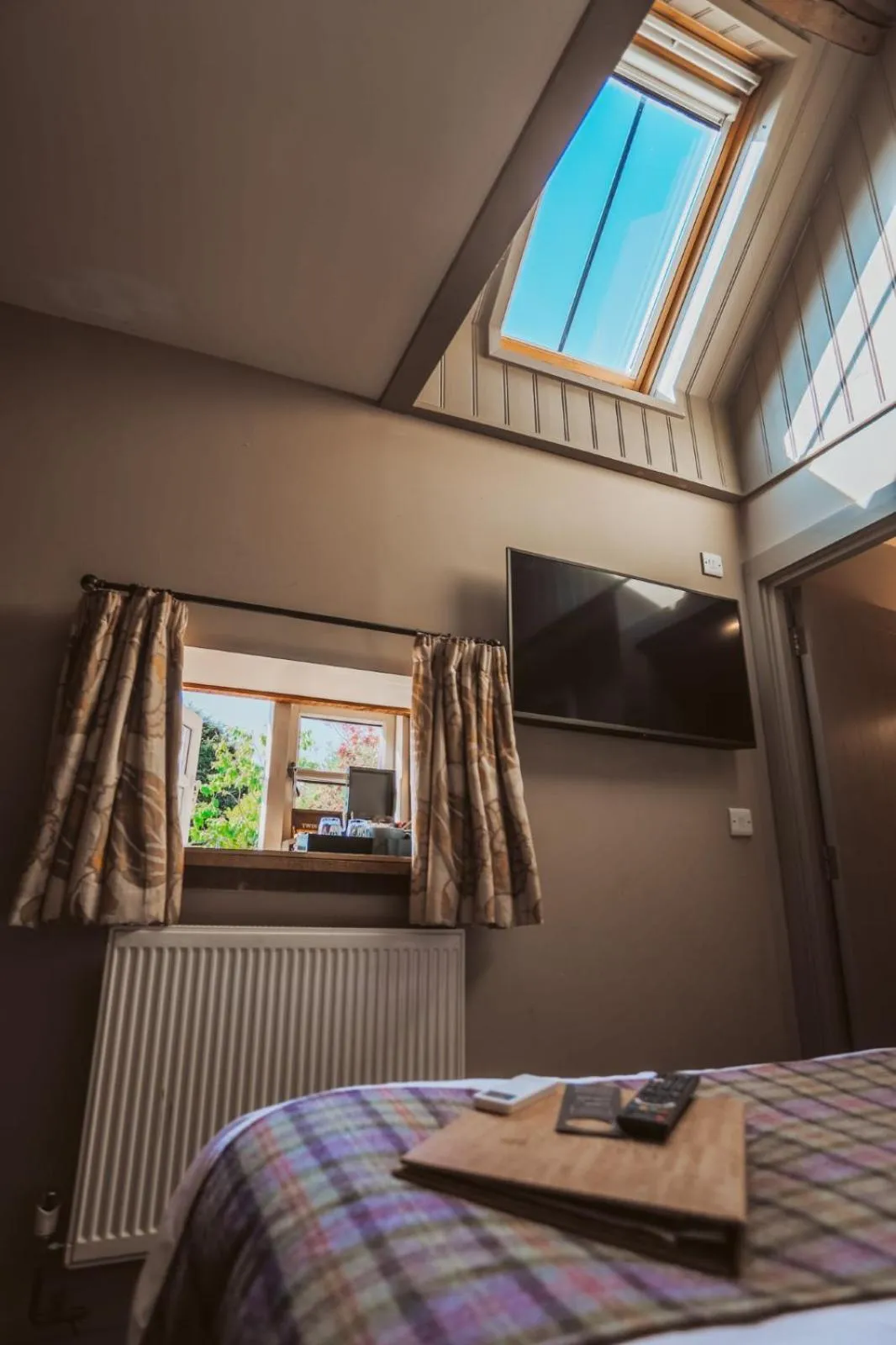 Bed in The White Hart, South Harting