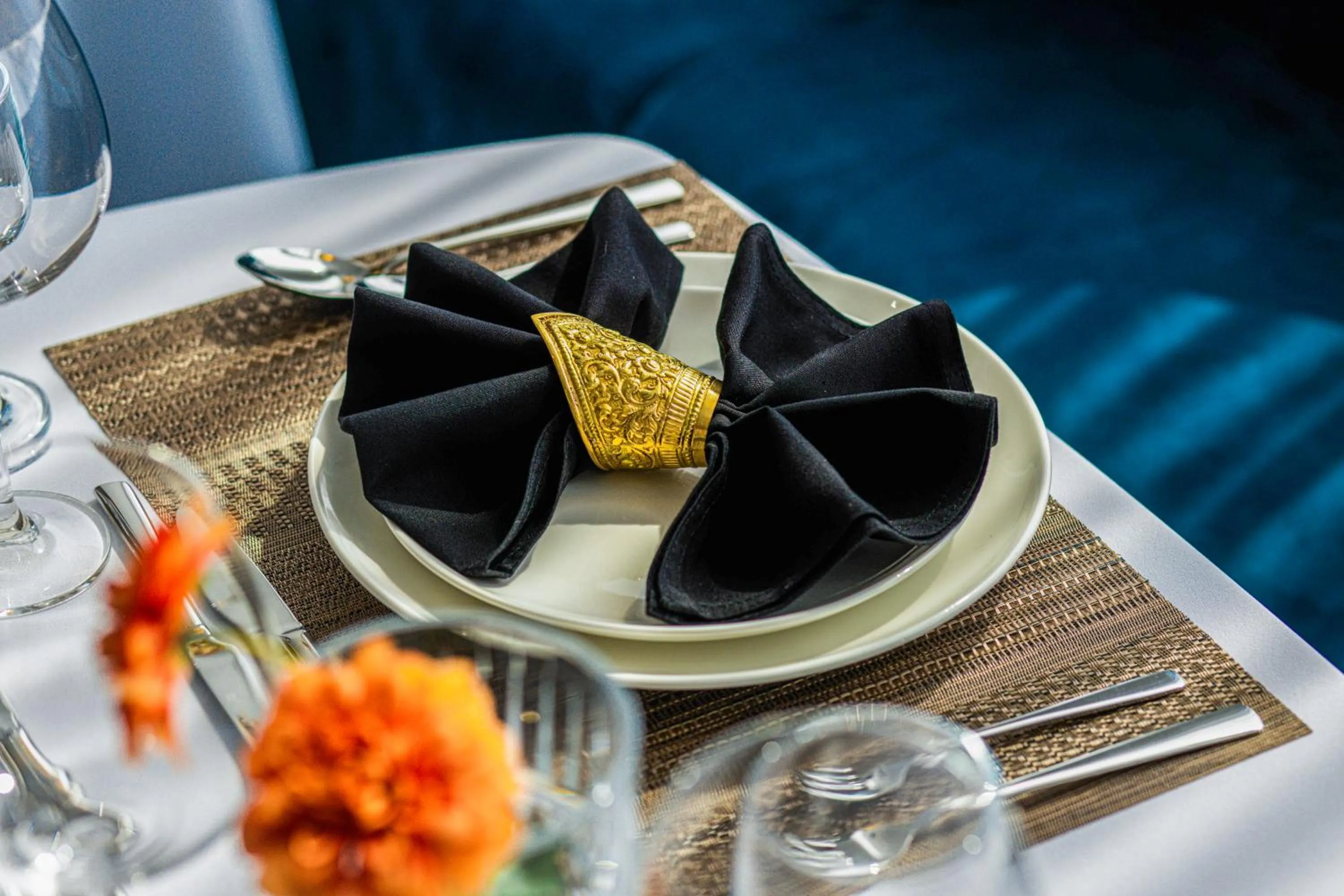 Restaurant/places to eat in Chaiya Palace Hotel