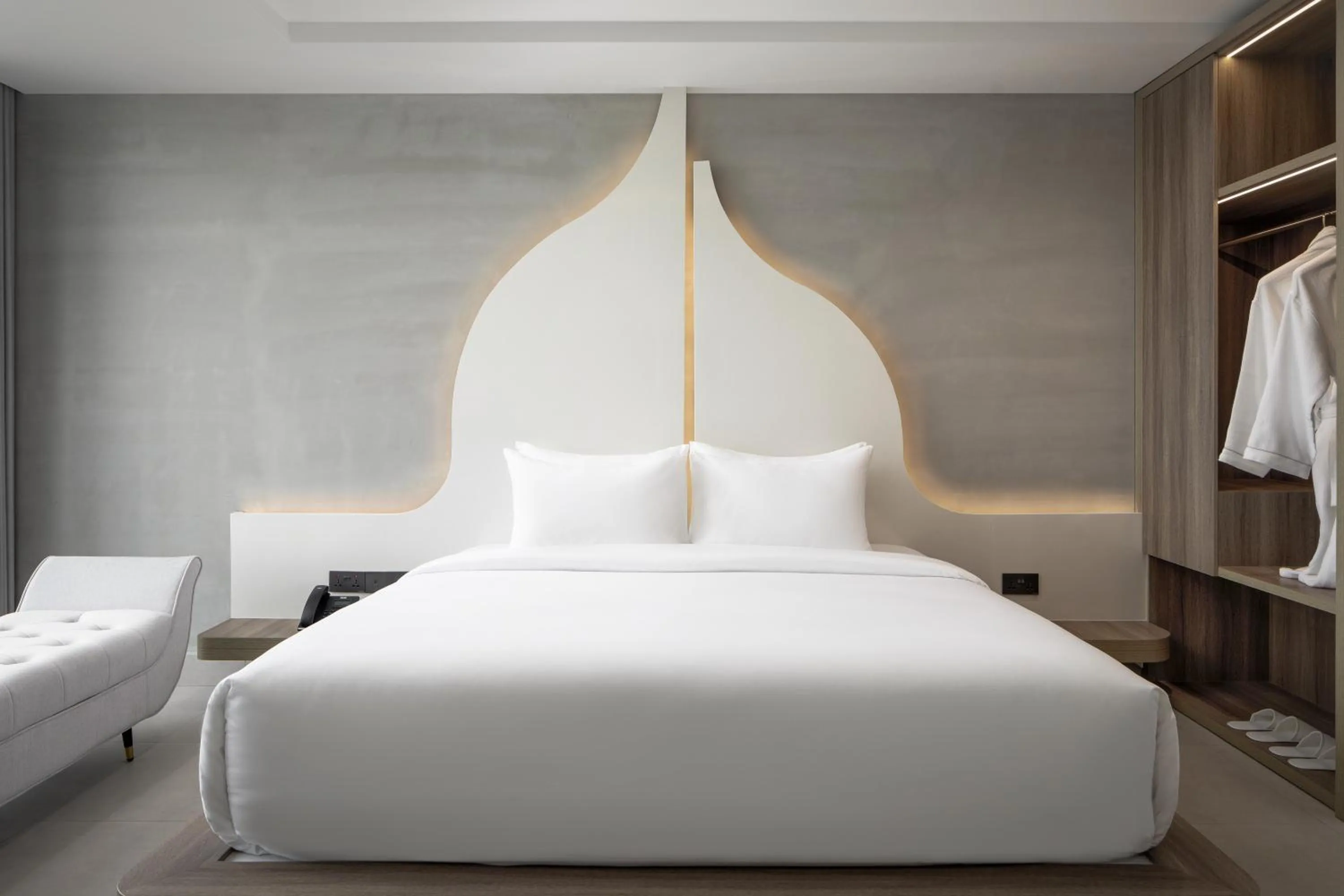 Bed in Chaiya Palace Hotel