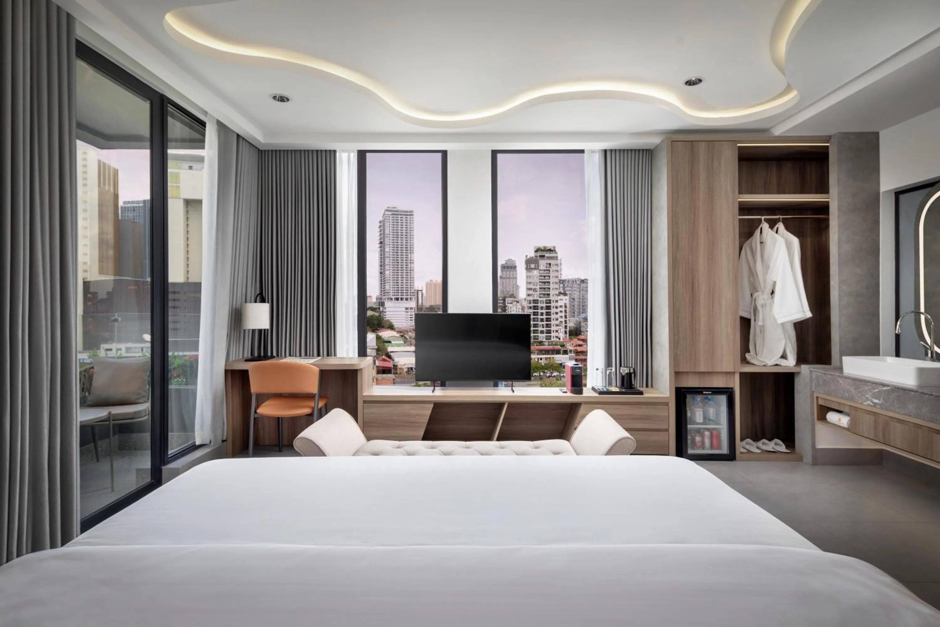 Bed in Chaiya Palace Hotel