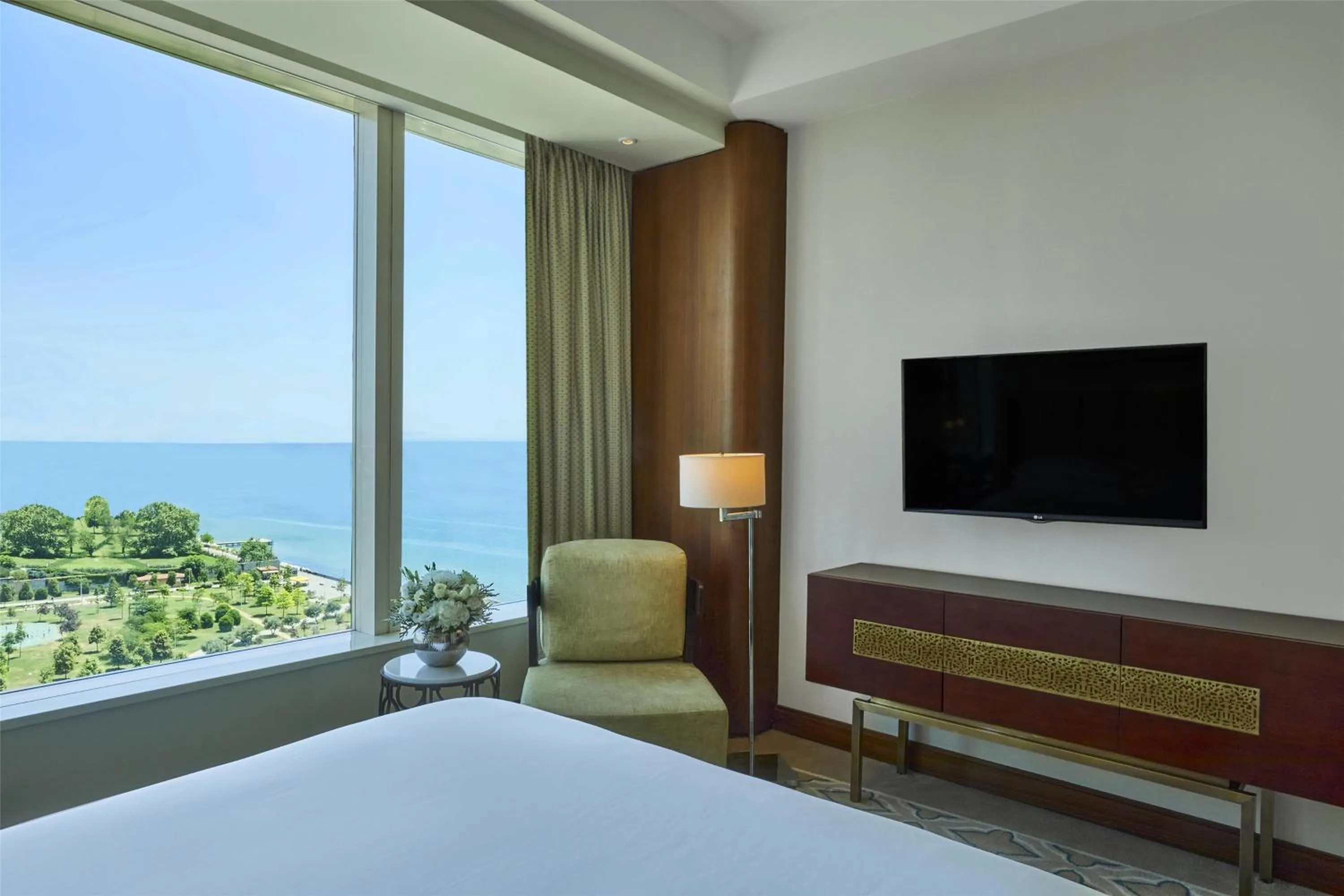 Photo of the whole room, Bed in Hyatt Regency Istanbul Atakoy