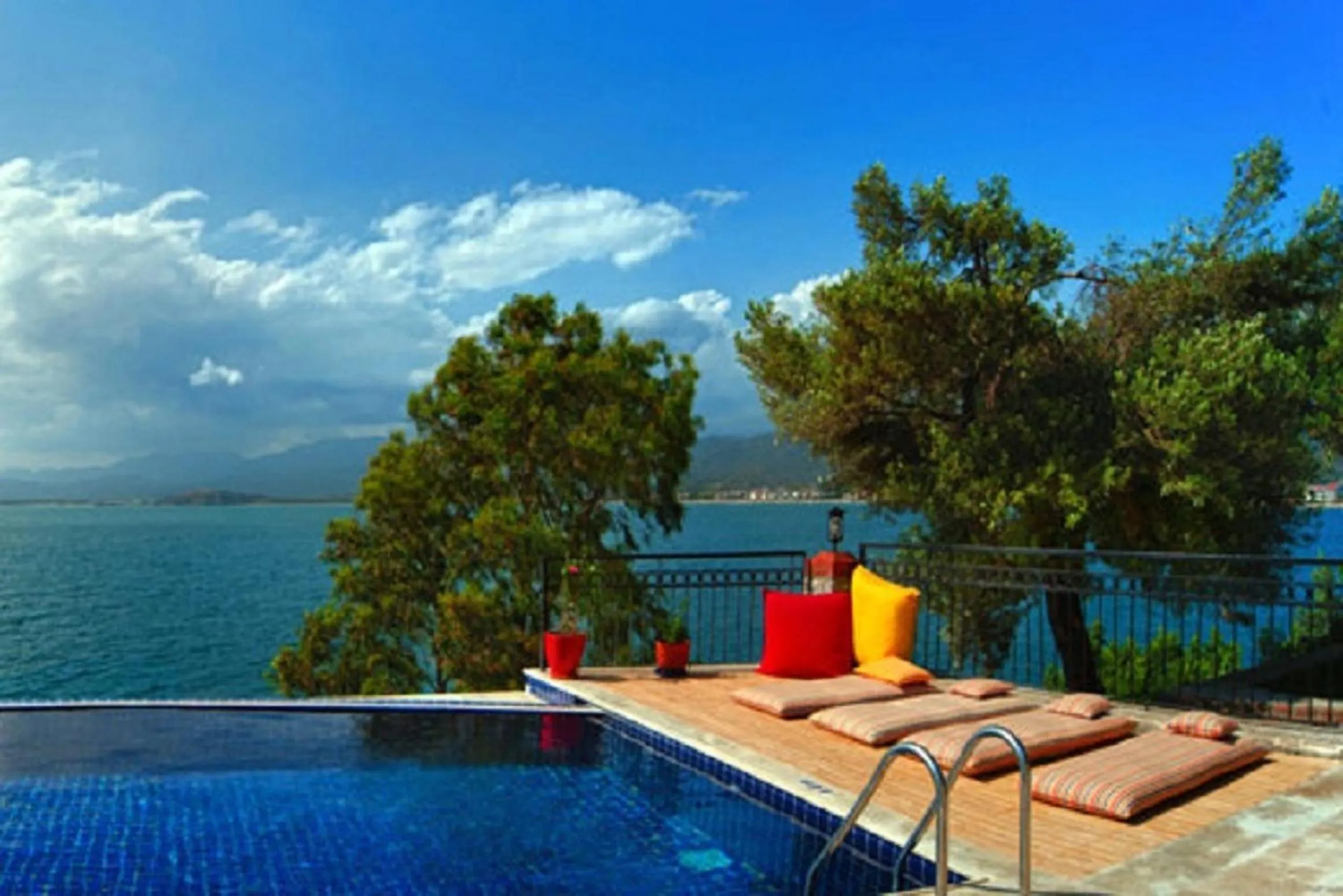 Swimming pool in Ece Hotel Sovalye Island
