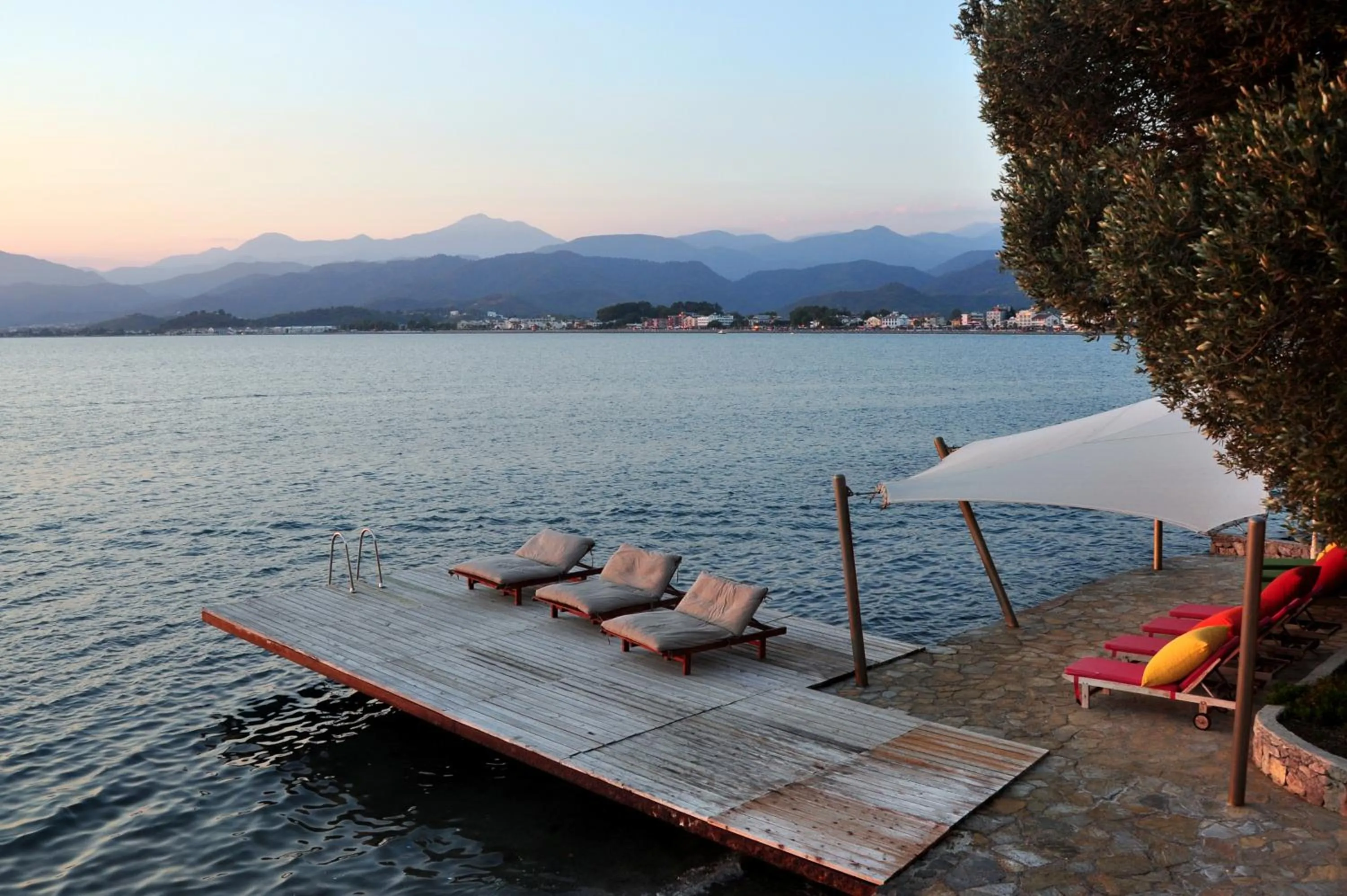 Beach in Ece Hotel Sovalye Island