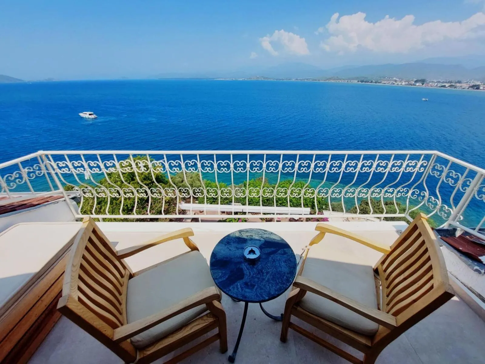 Balcony/Terrace in Ece Hotel Sovalye Island
