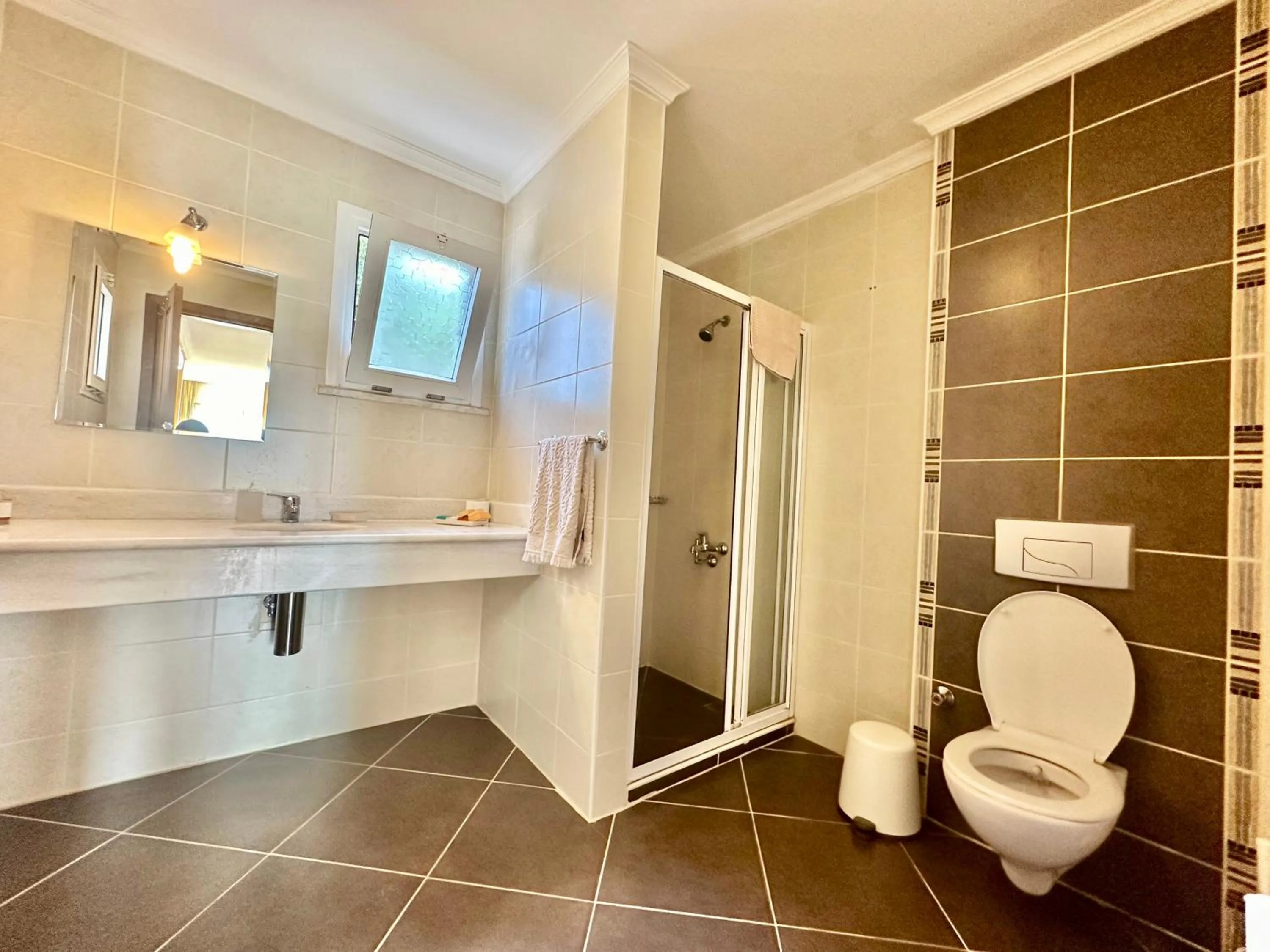 Shower in Ece Hotel Sovalye Island