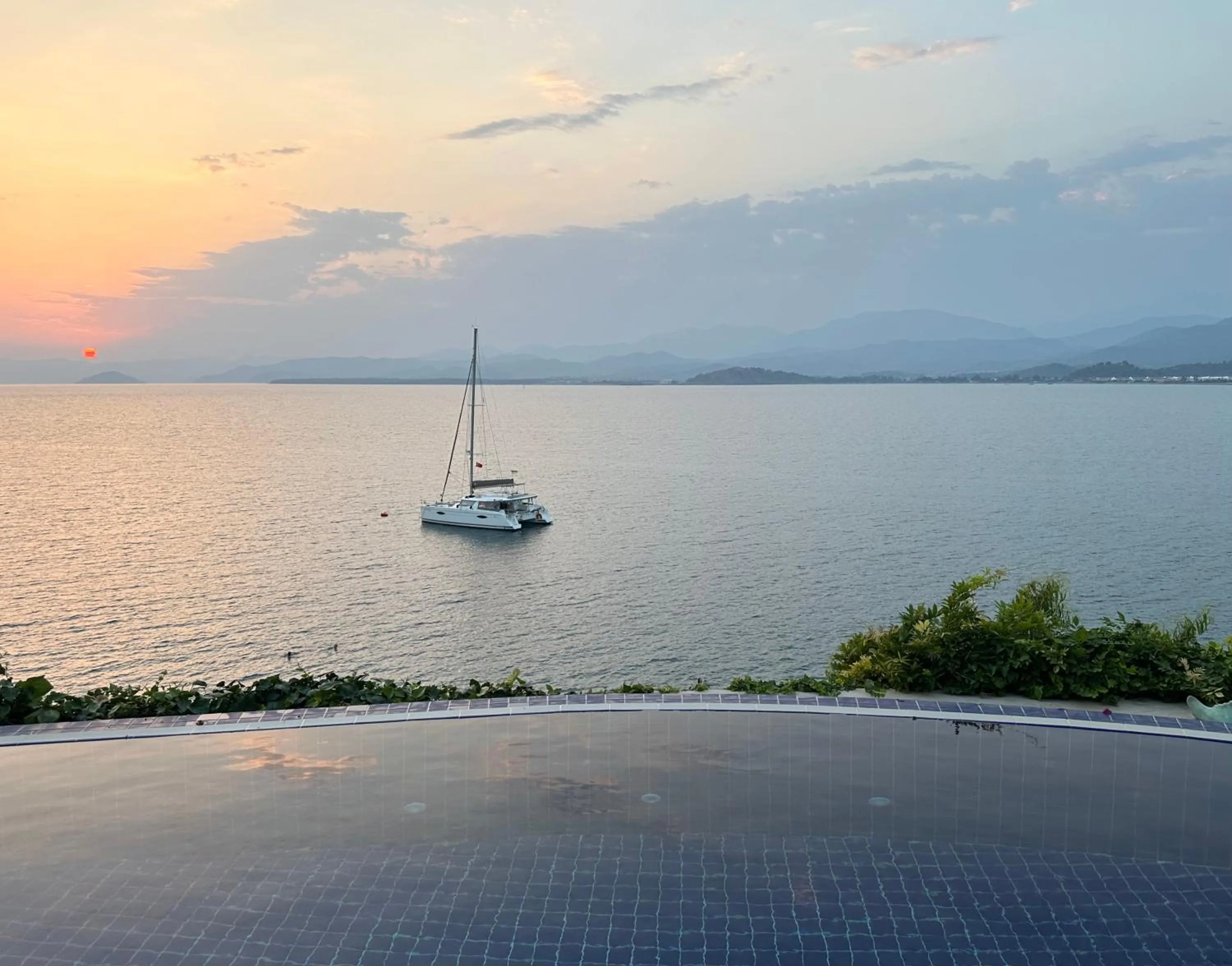 Swimming pool in Ece Hotel Sovalye Island
