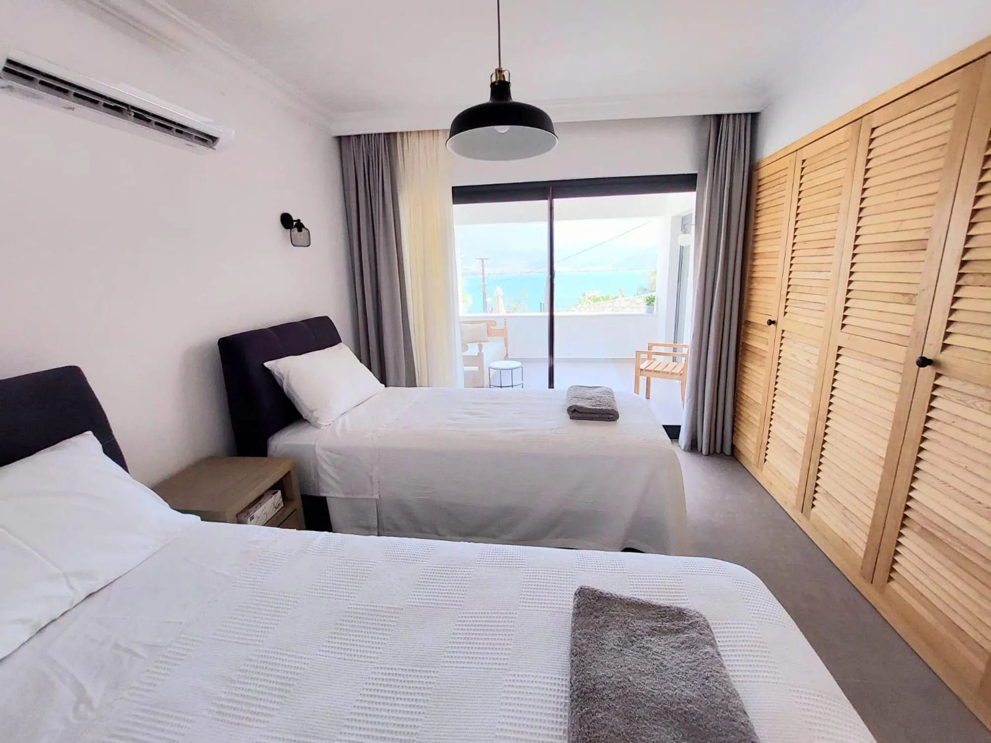 Bed in Ece Hotel Sovalye Island