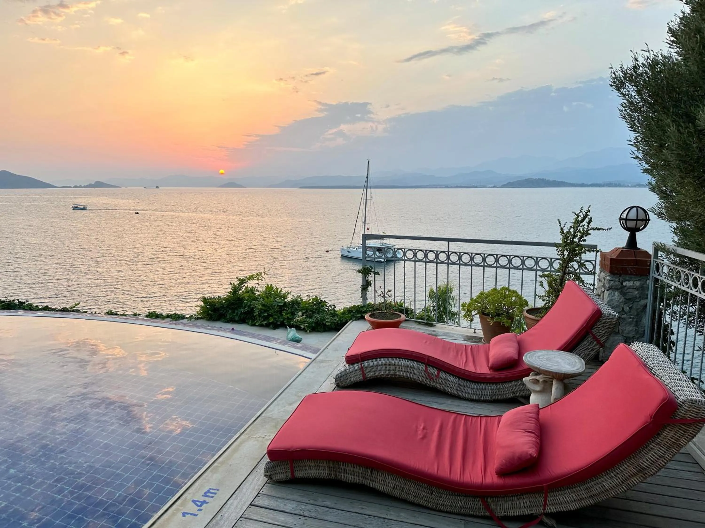 Pool view in Ece Hotel Sovalye Island
