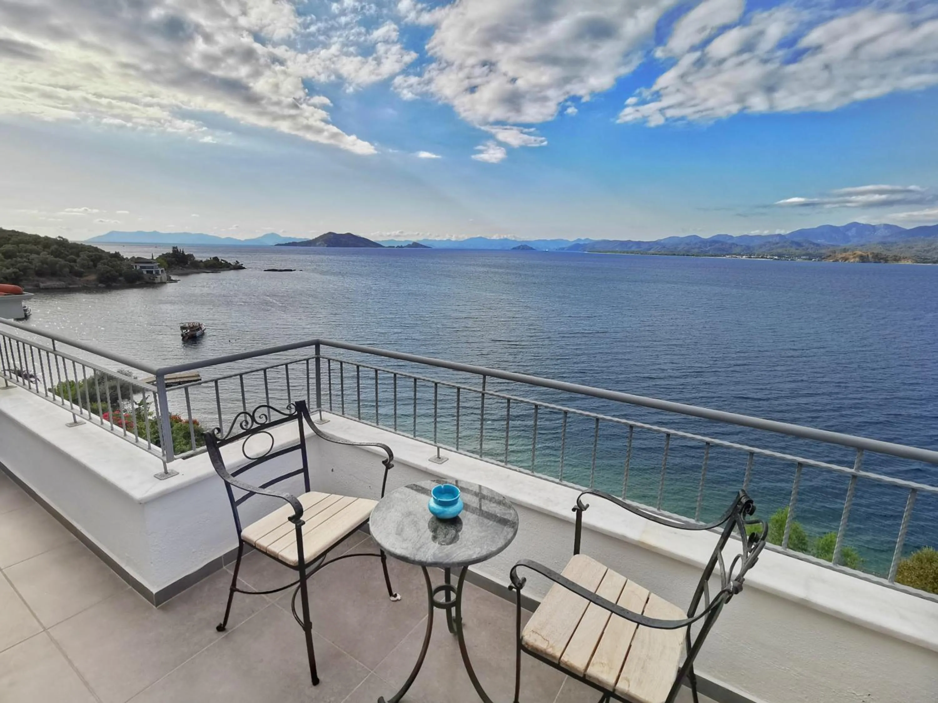 Balcony/Terrace in Ece Hotel Sovalye Island