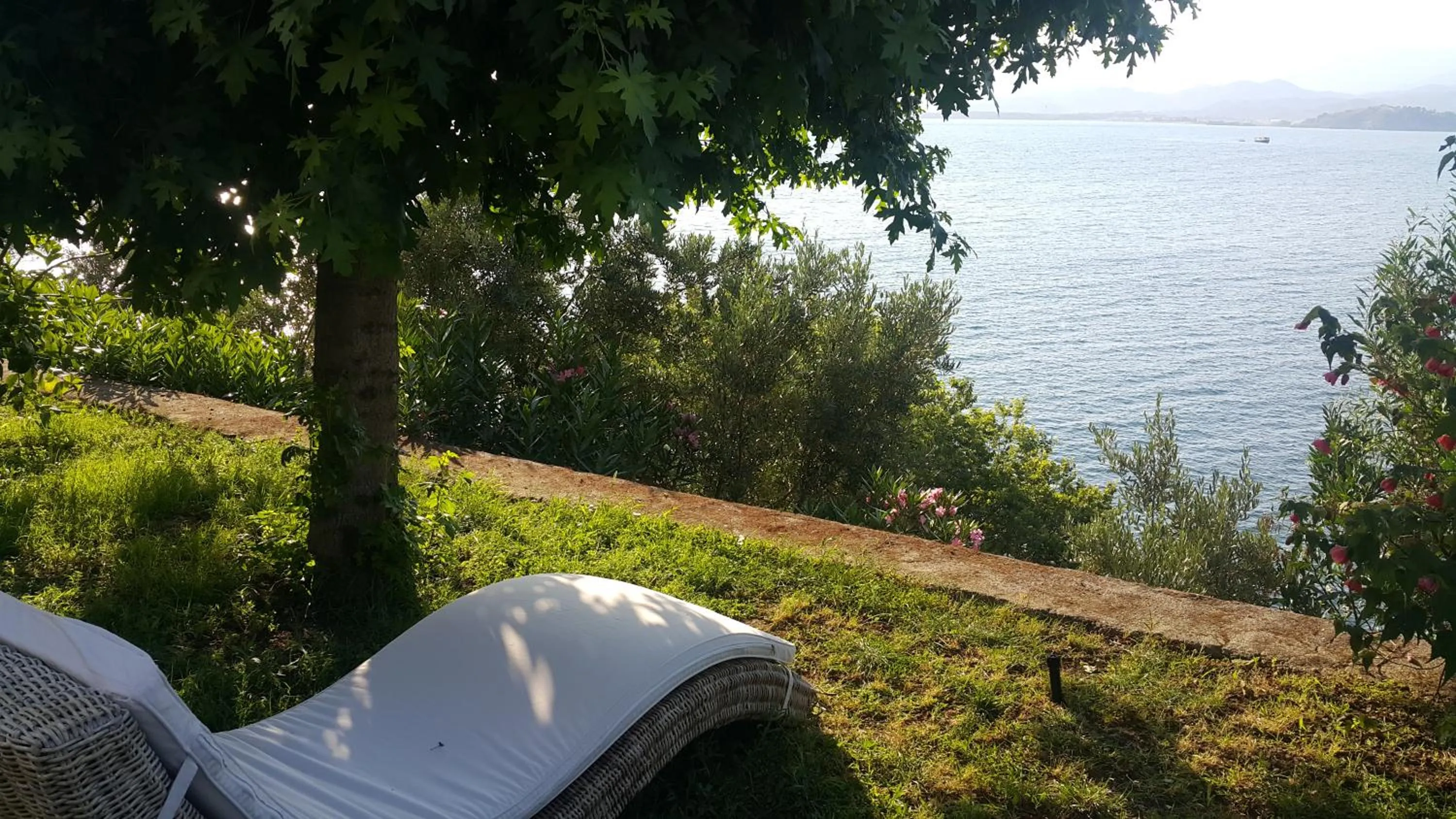 Balcony/Terrace in Ece Hotel Sovalye Island