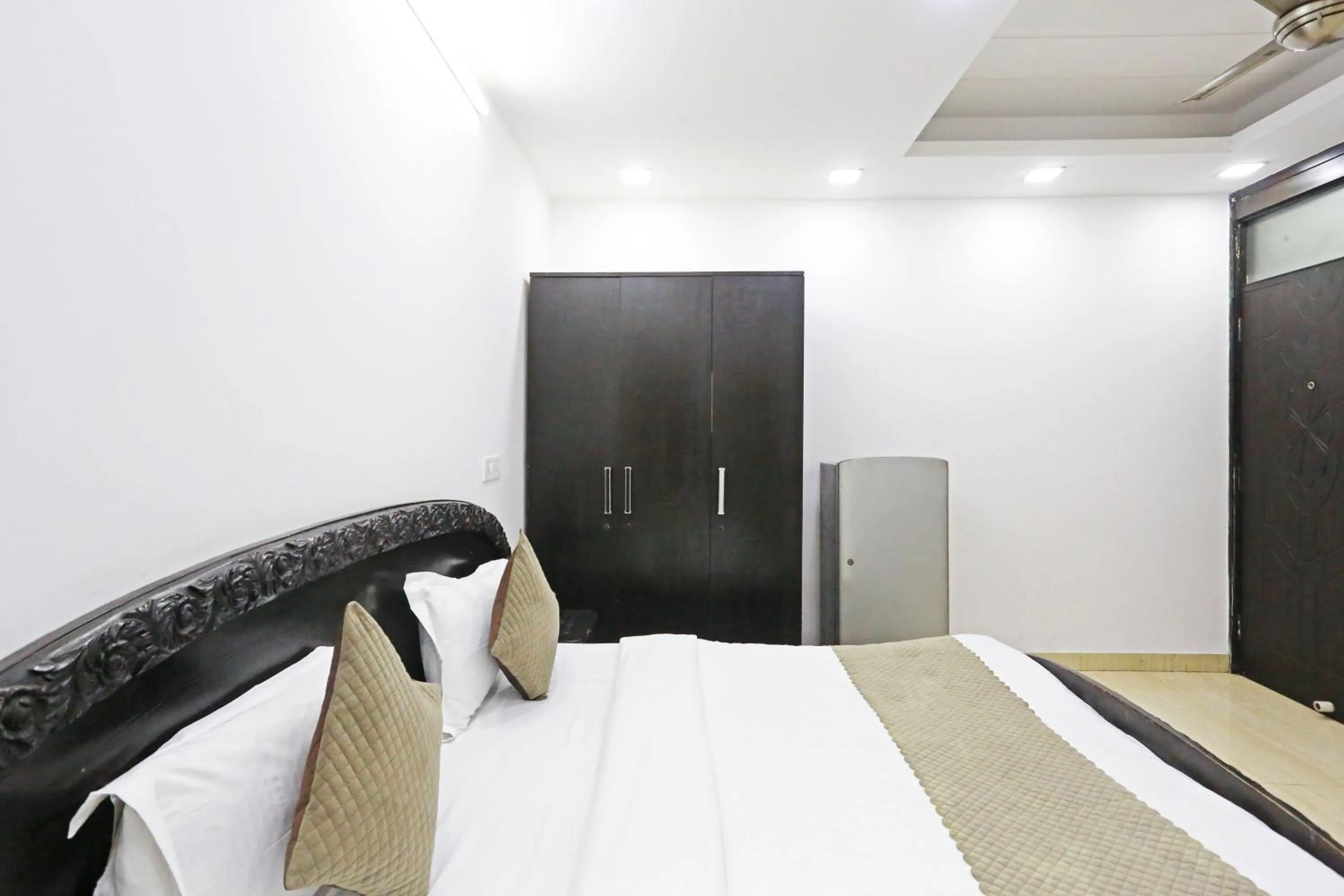 Bed in Mauryan Elite Hotel Lajpat Nager