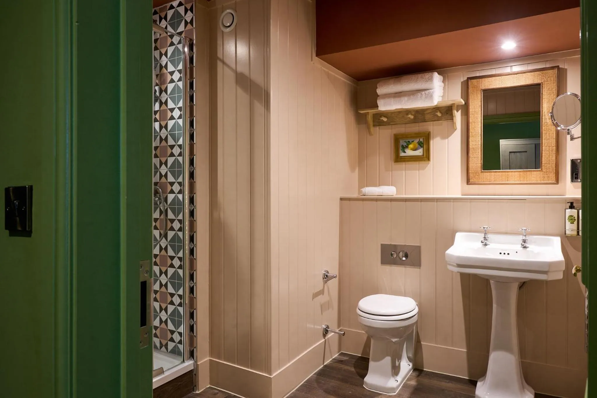 Shower in The White Horse - A Heartwood Inn