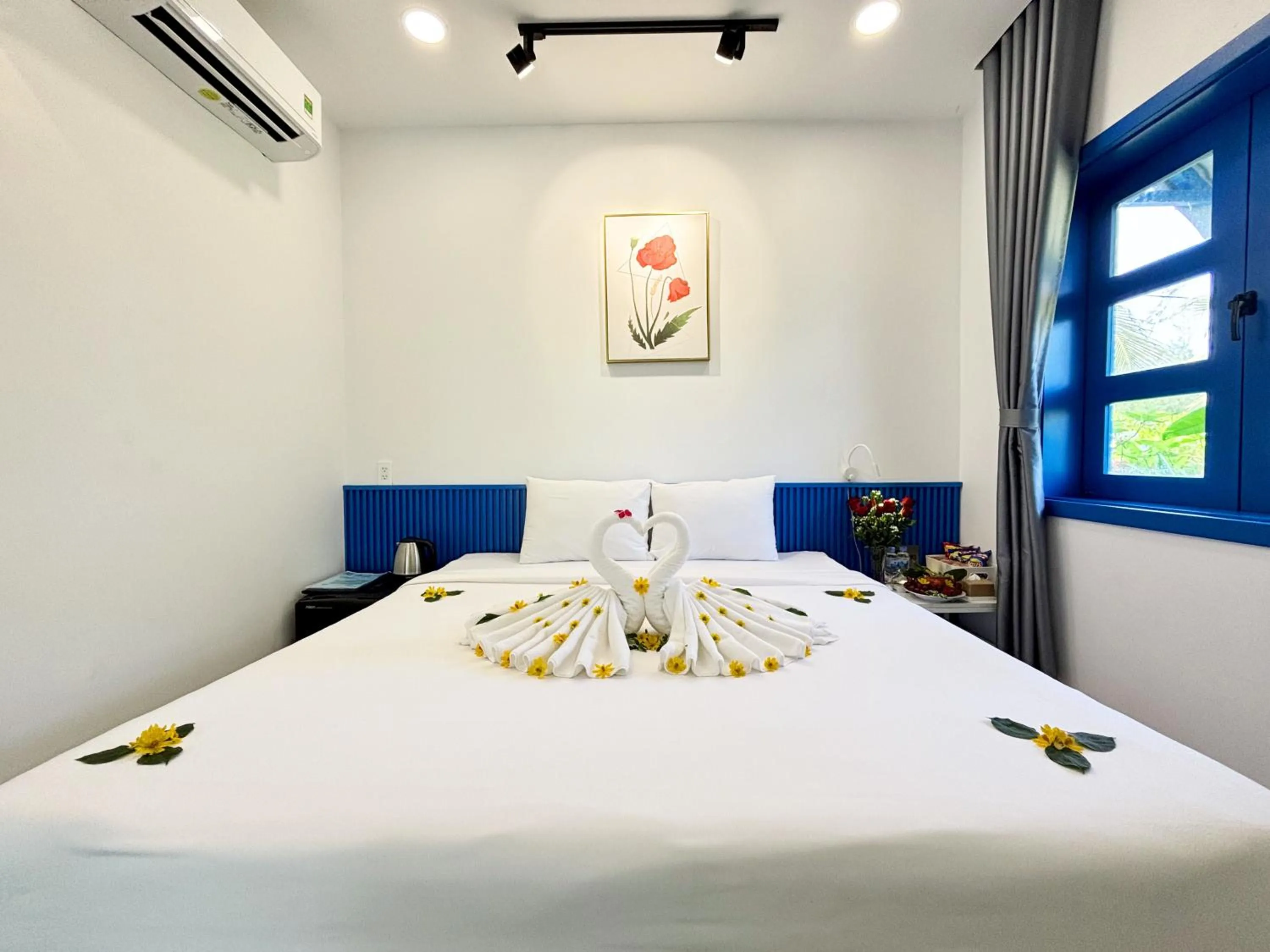 Bed in KIGI Beach Resort