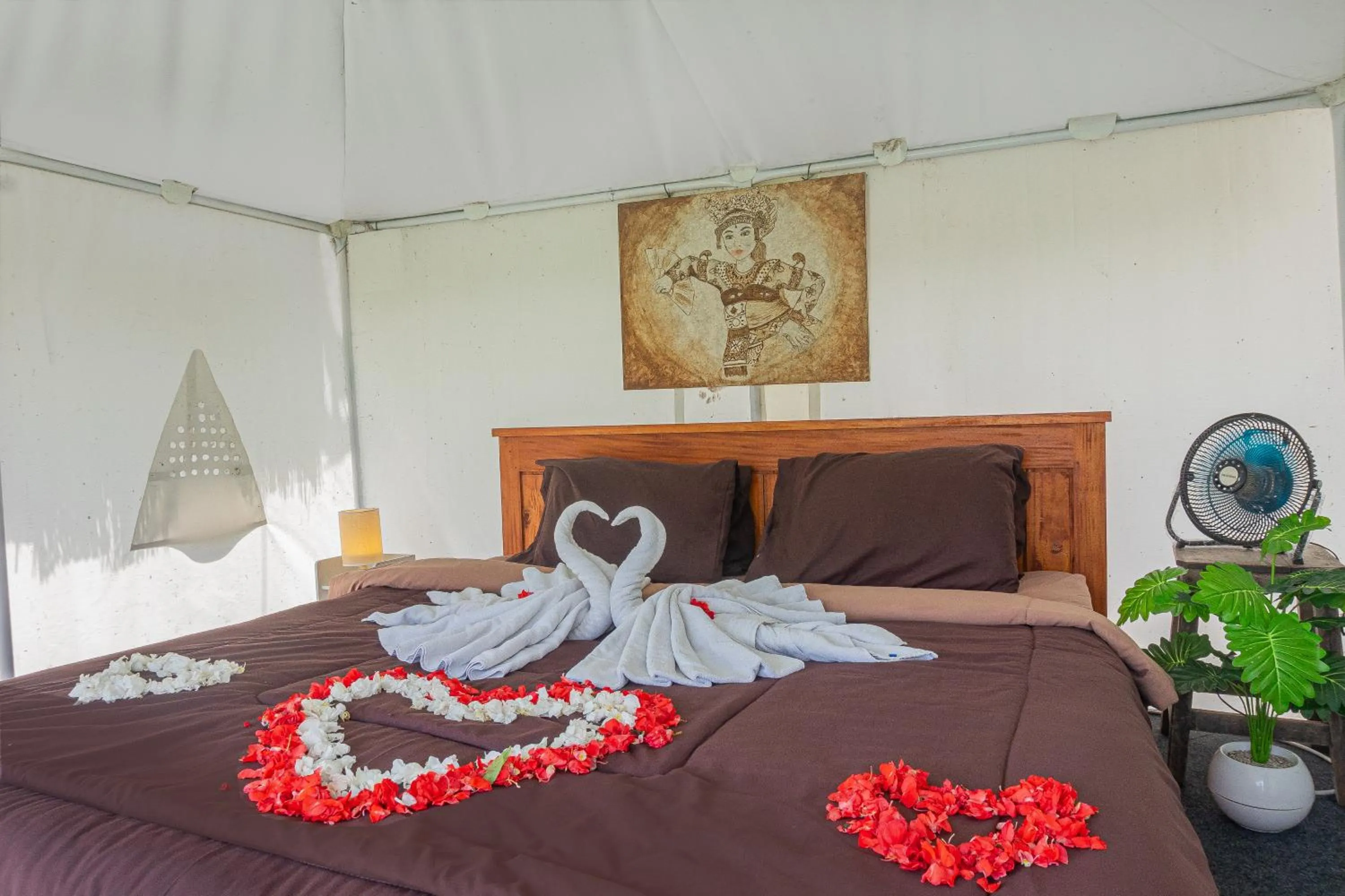 Bed in Polestay Glamping Kintamani