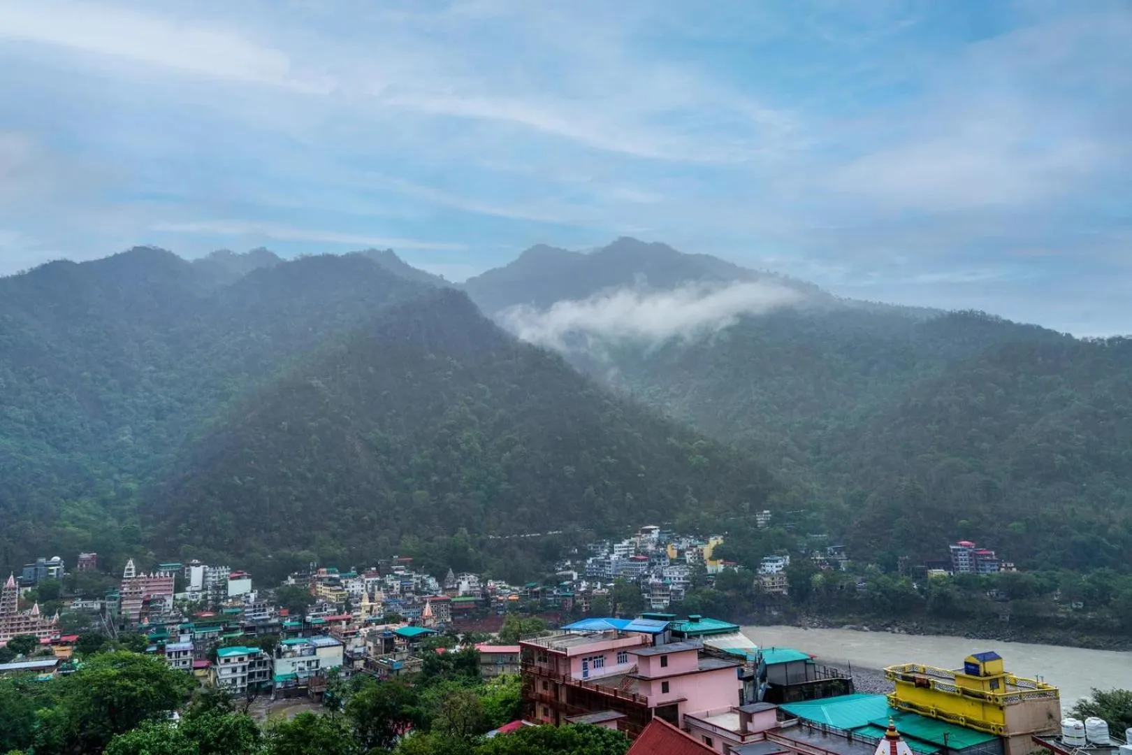 goSTOPS PLUS Rishikesh Tapovan