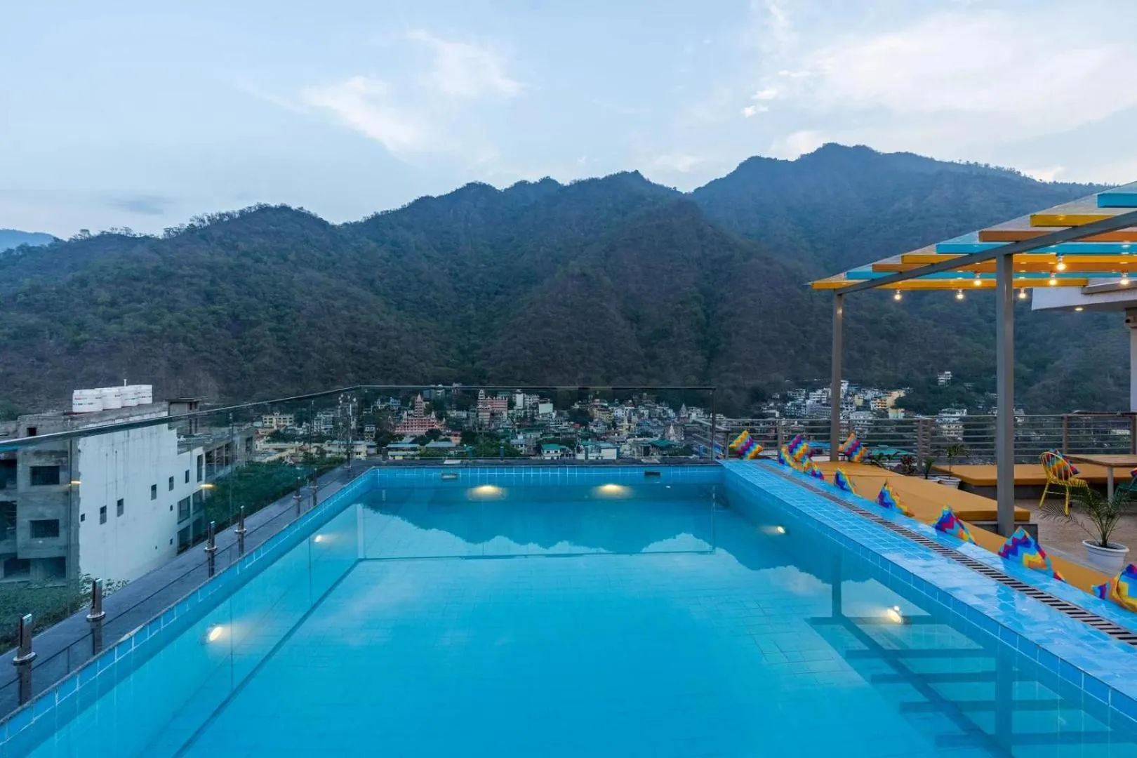 goSTOPS PLUS Rishikesh Tapovan